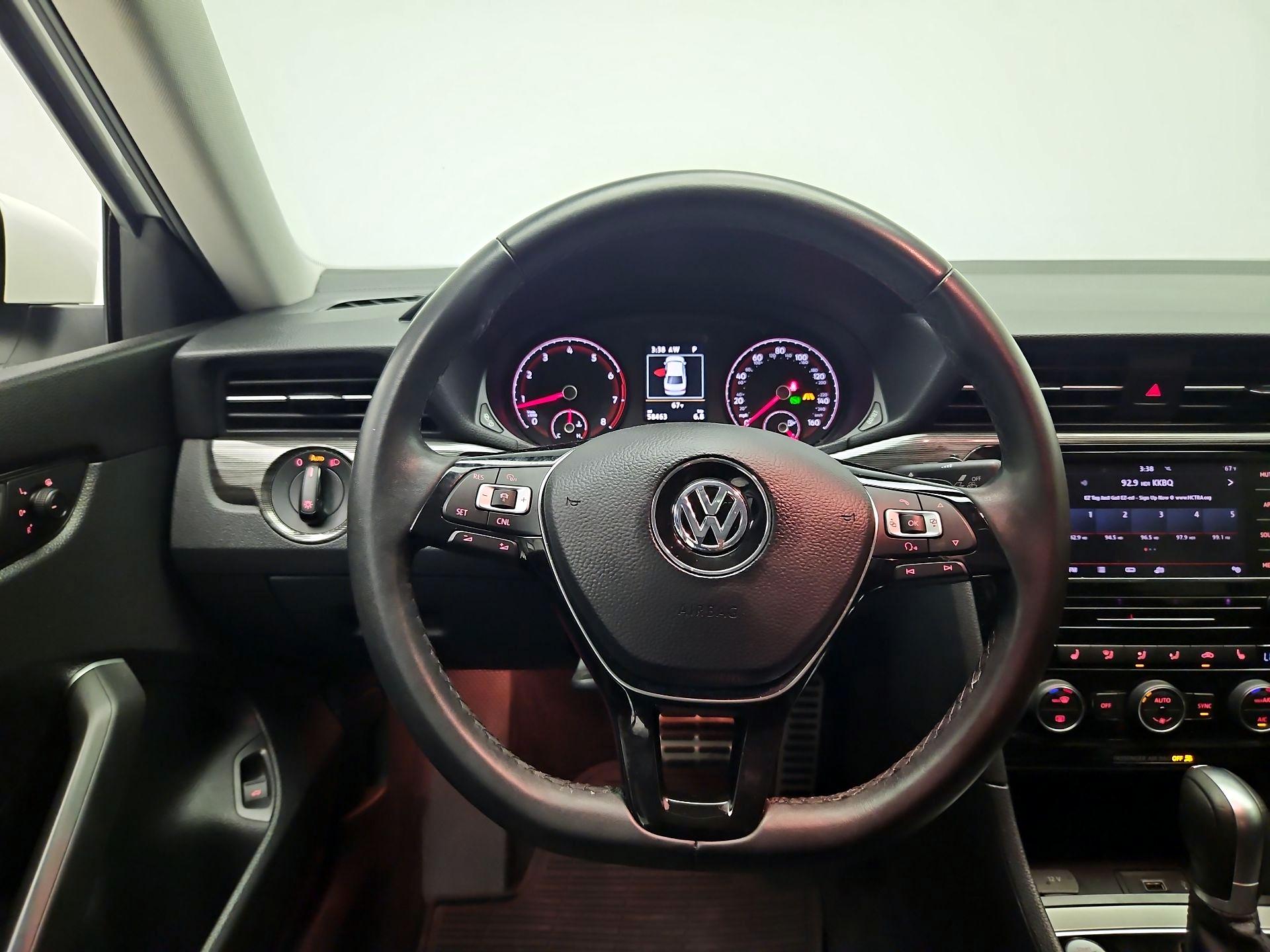 Thumbnail: 2020 Volkswagen Passat - 10