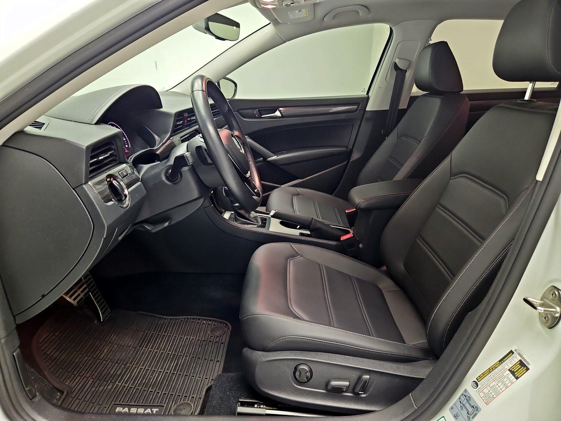 Thumbnail: 2020 Volkswagen Passat - 11