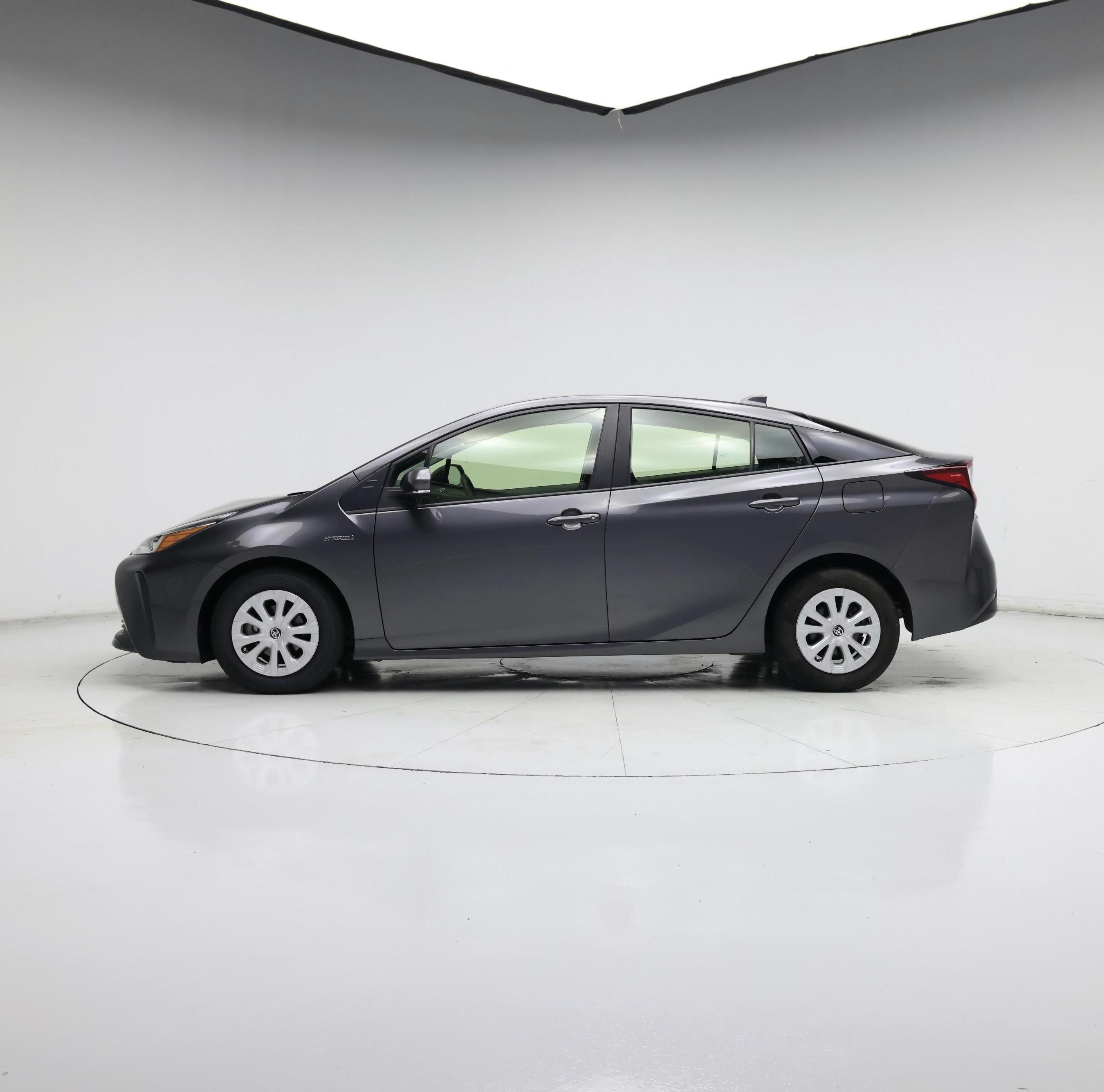 Thumbnail: 2022 Toyota Prius - 3