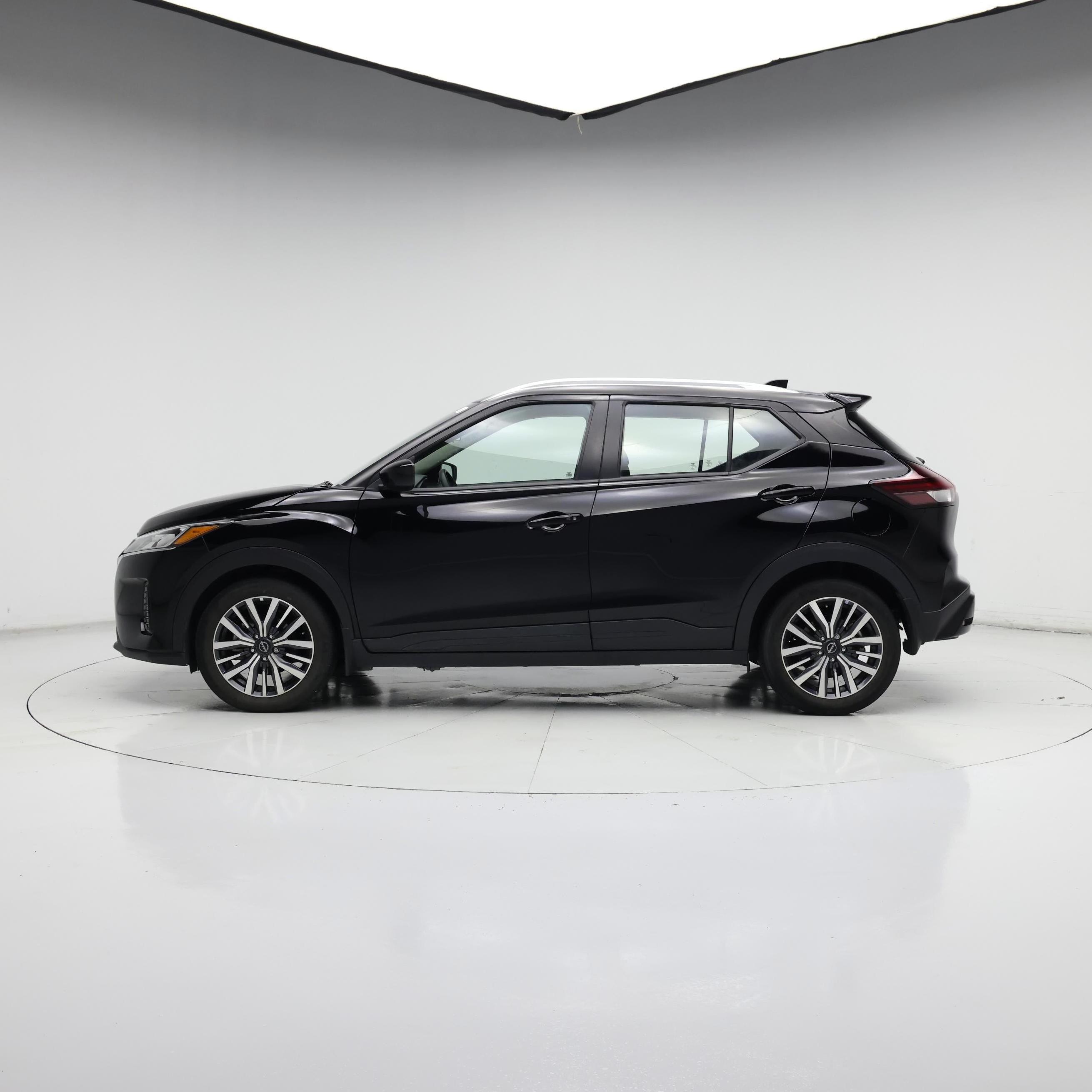 Thumbnail: 2023 Nissan Kicks - 3