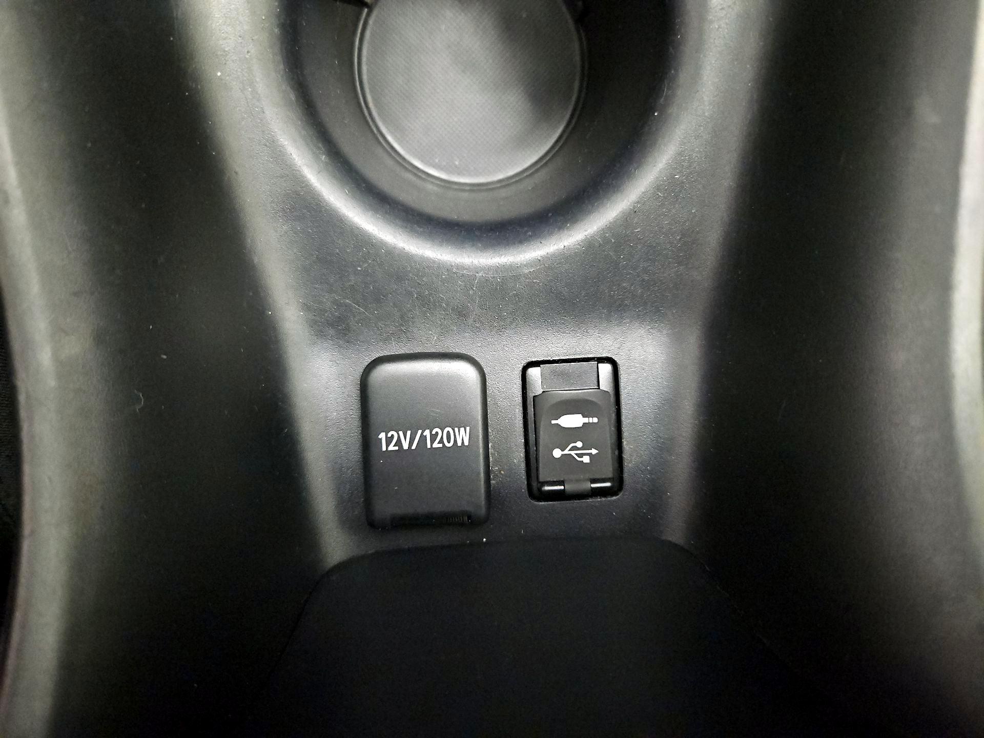 Thumbnail: 2017 Toyota Prius - 18