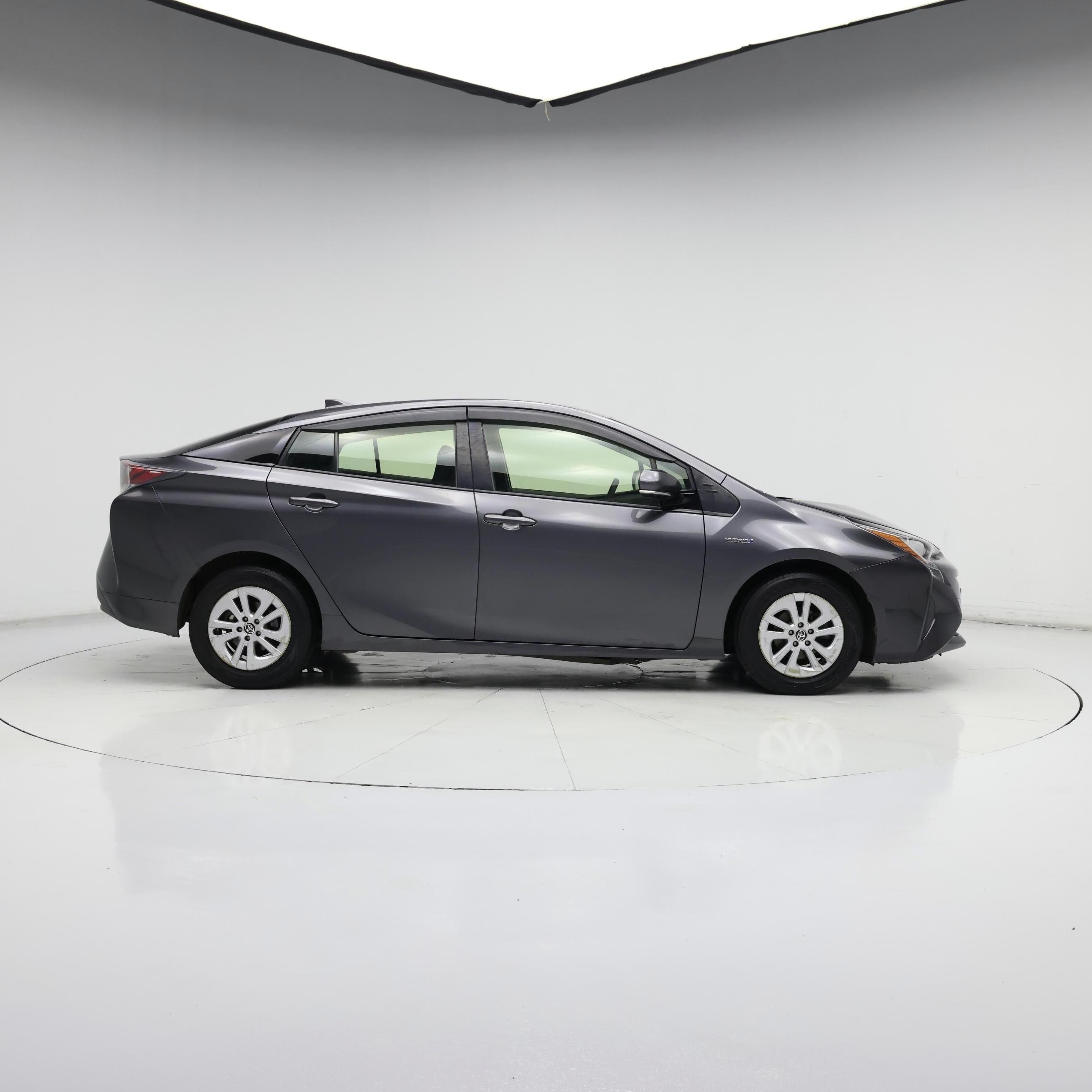 Thumbnail: 2017 Toyota Prius - 7