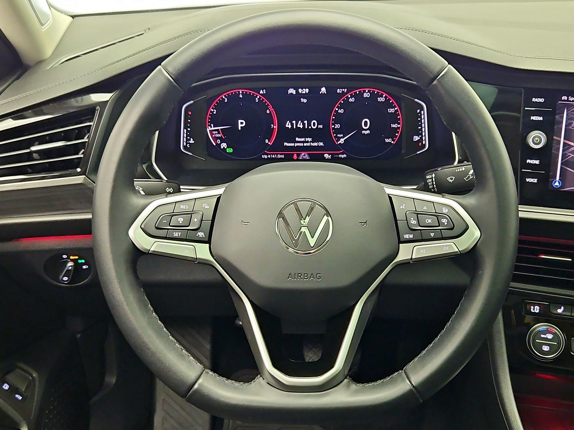 Thumbnail: 2022 Volkswagen Jetta - 10