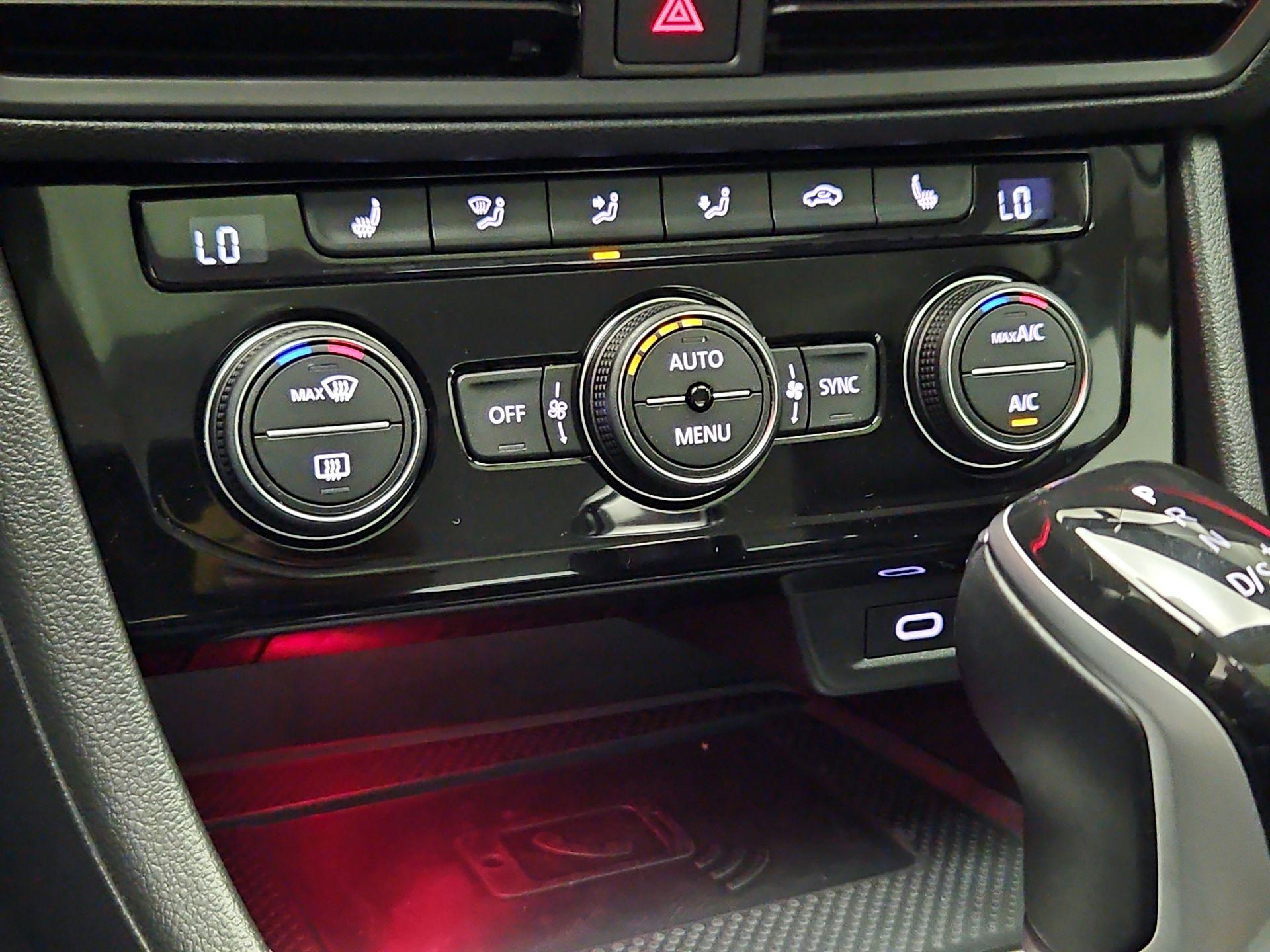 Thumbnail: 2022 Volkswagen Jetta - 17