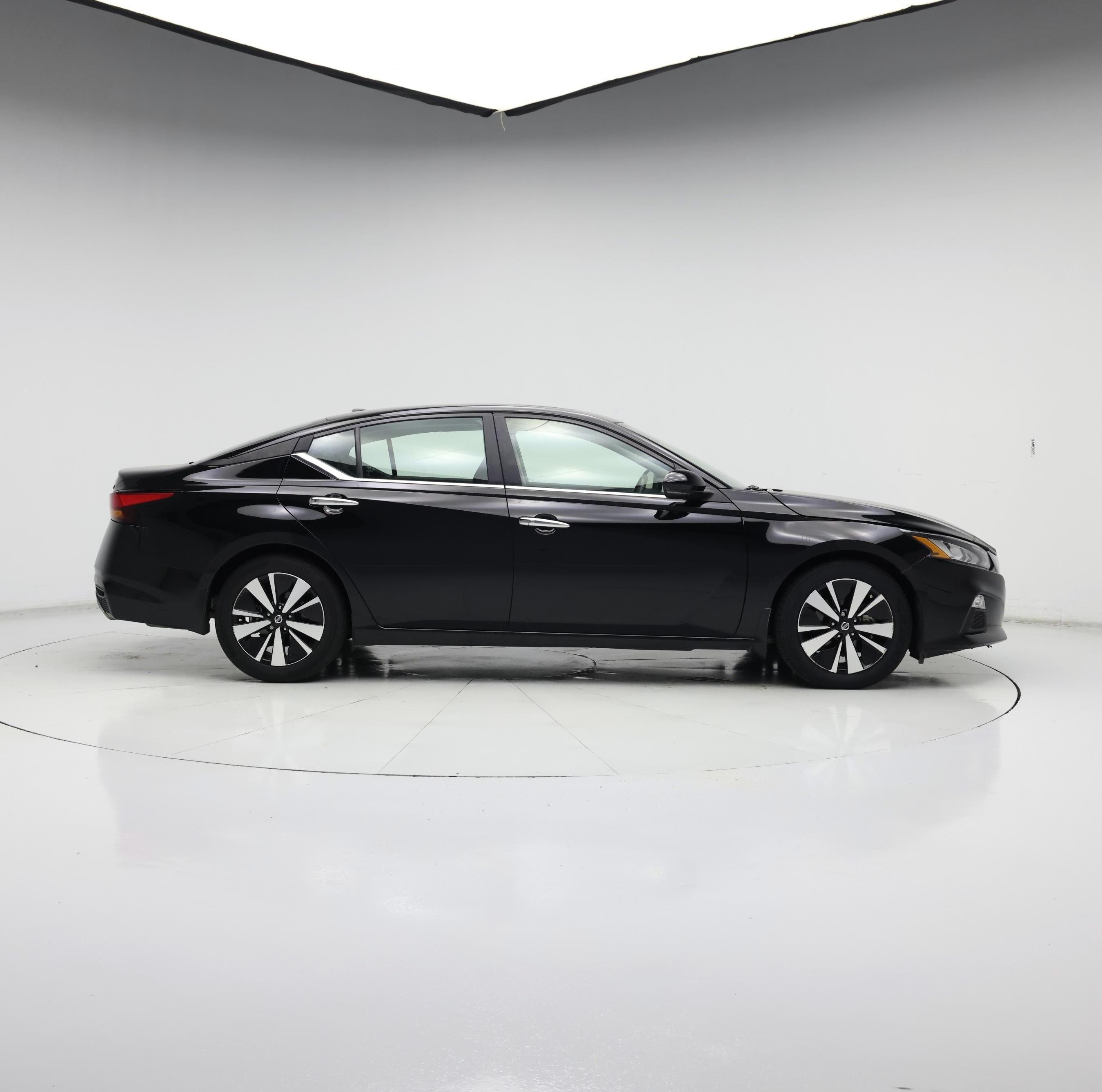 Thumbnail: 2022 Nissan Altima - 7
