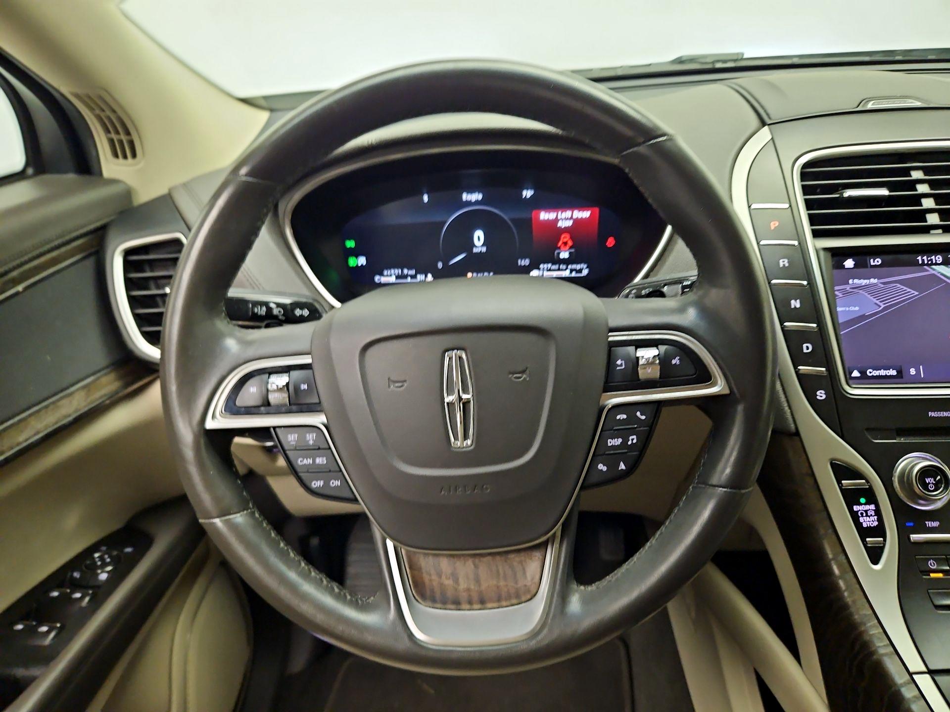 Thumbnail: 2019 Lincoln Nautilus - 10