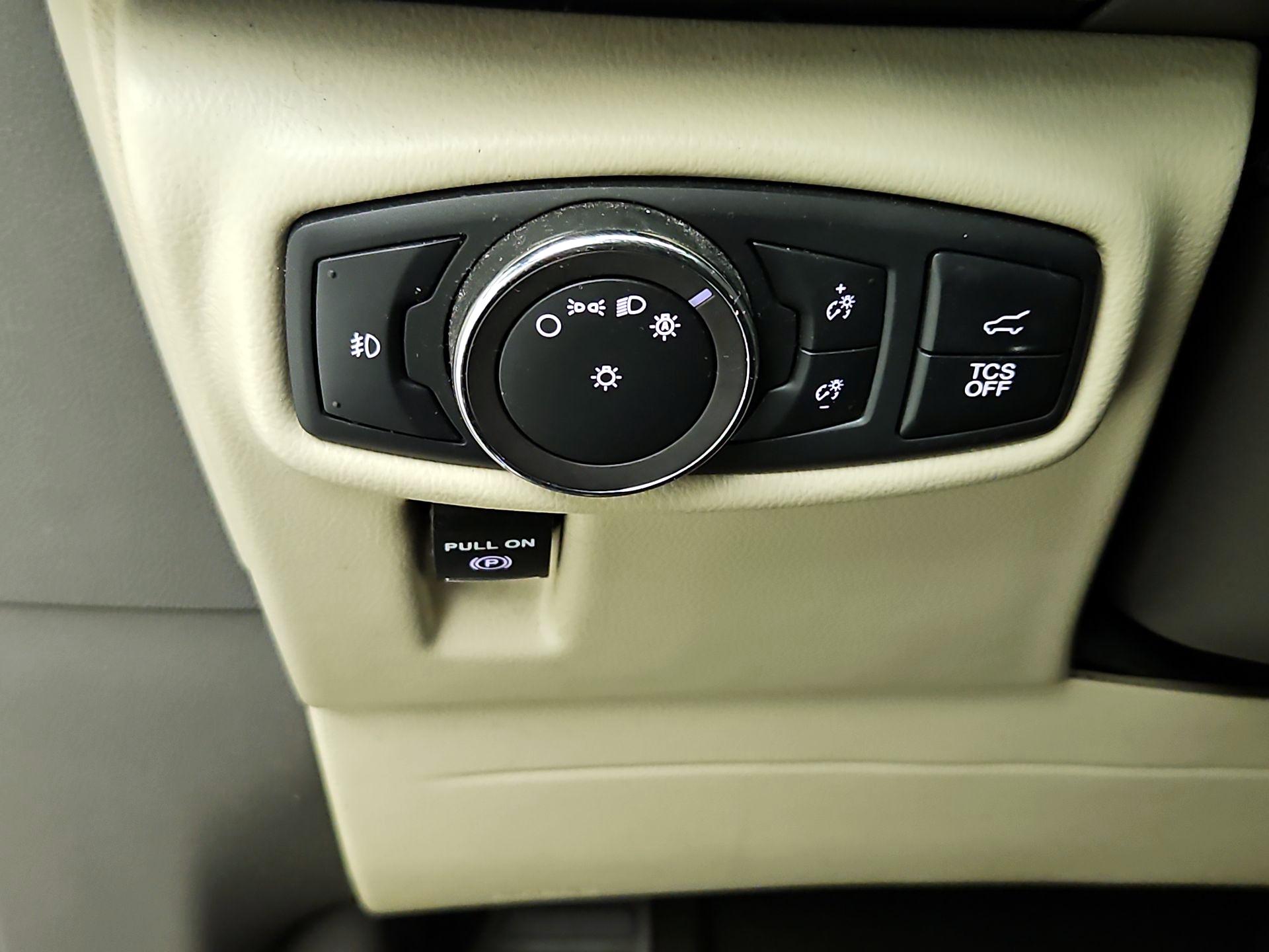 Thumbnail: 2019 Lincoln Nautilus - 13