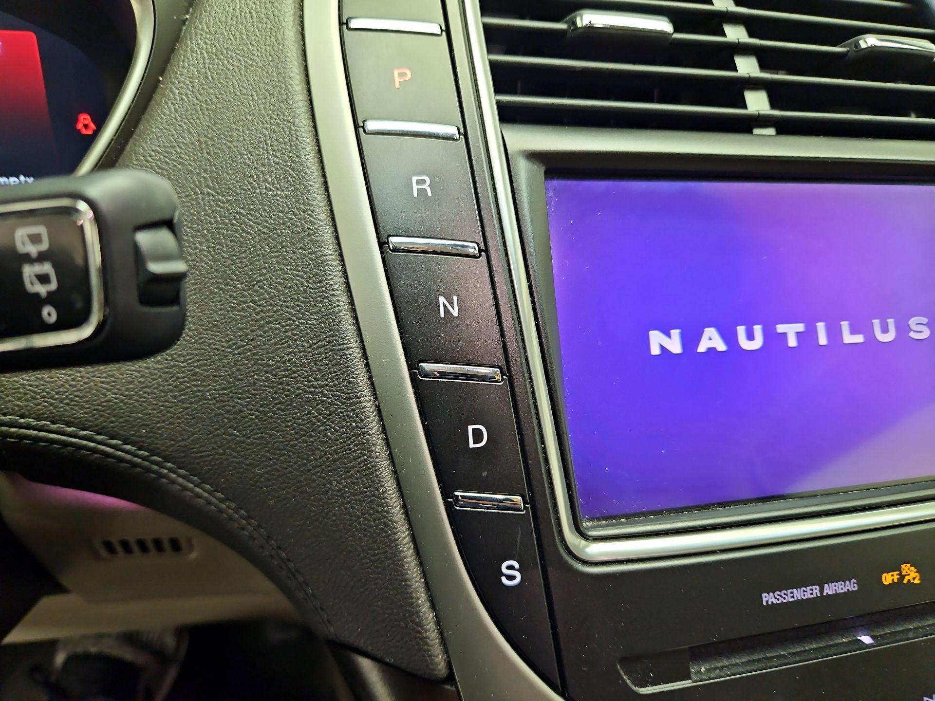 Thumbnail: 2019 Lincoln Nautilus - 18