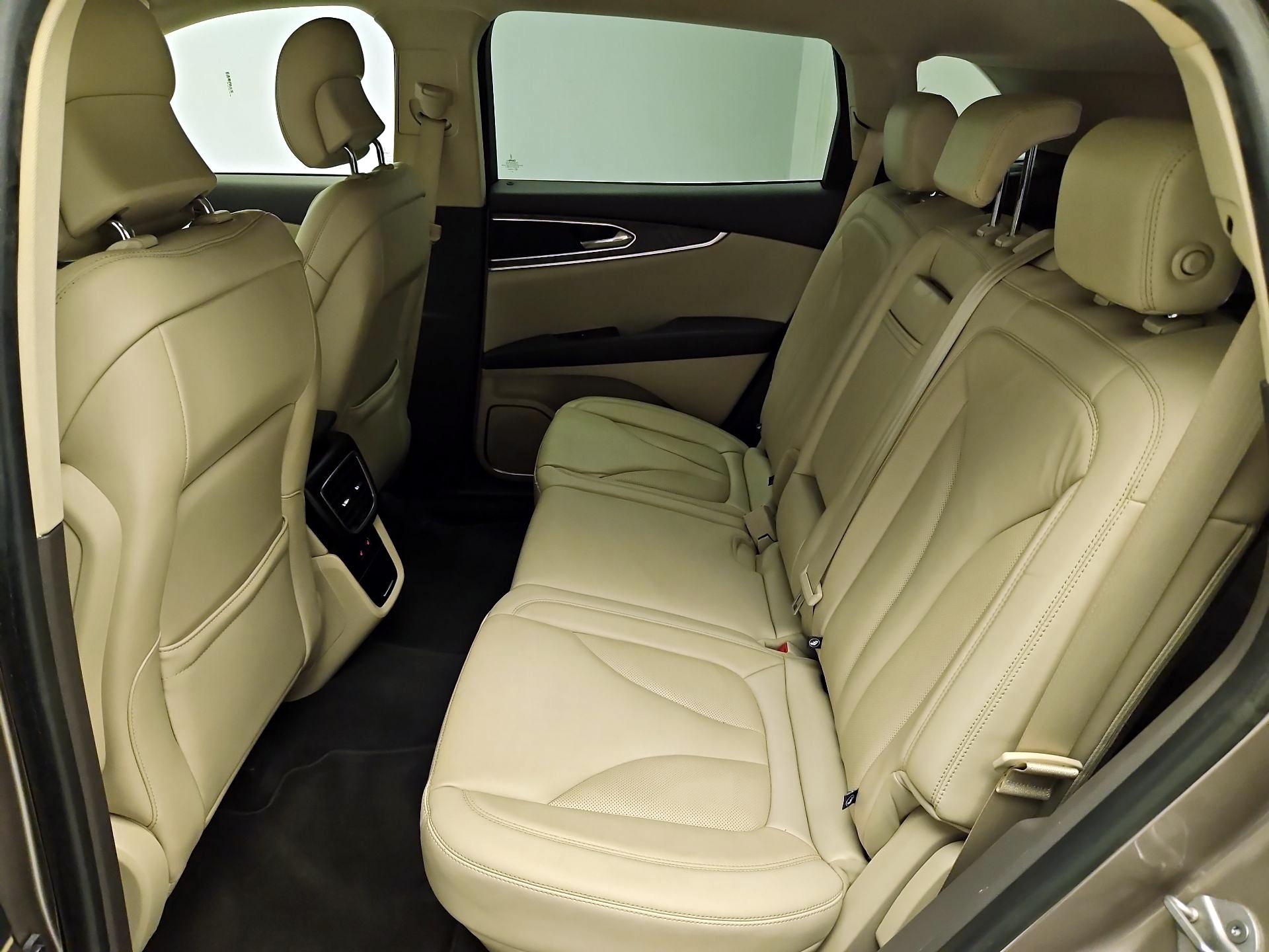 Thumbnail: 2019 Lincoln Nautilus - 20