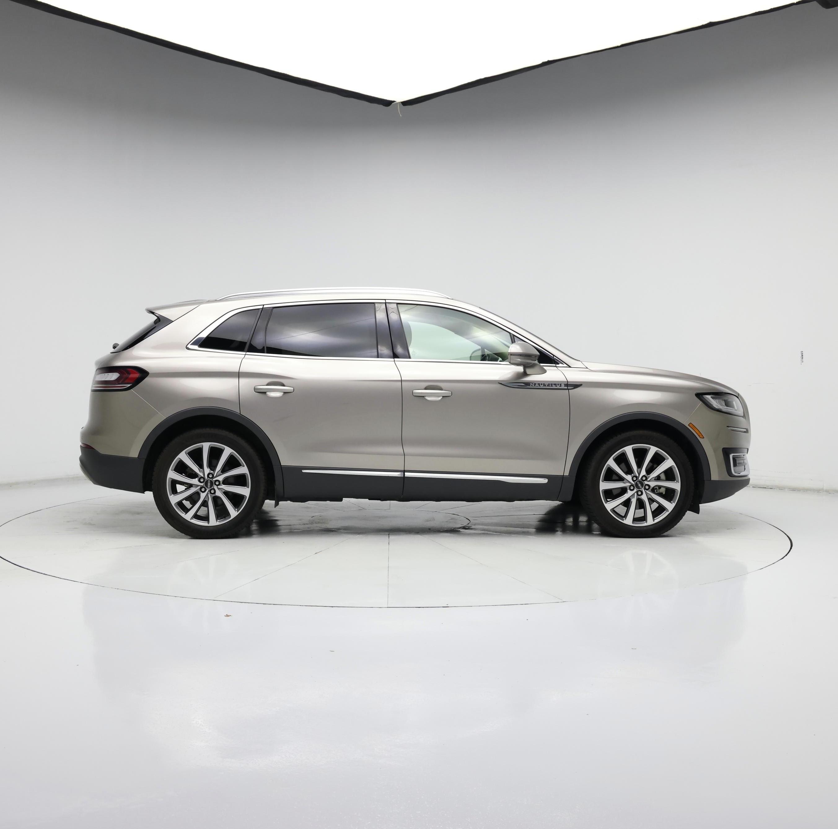 Thumbnail: 2019 Lincoln Nautilus - 7