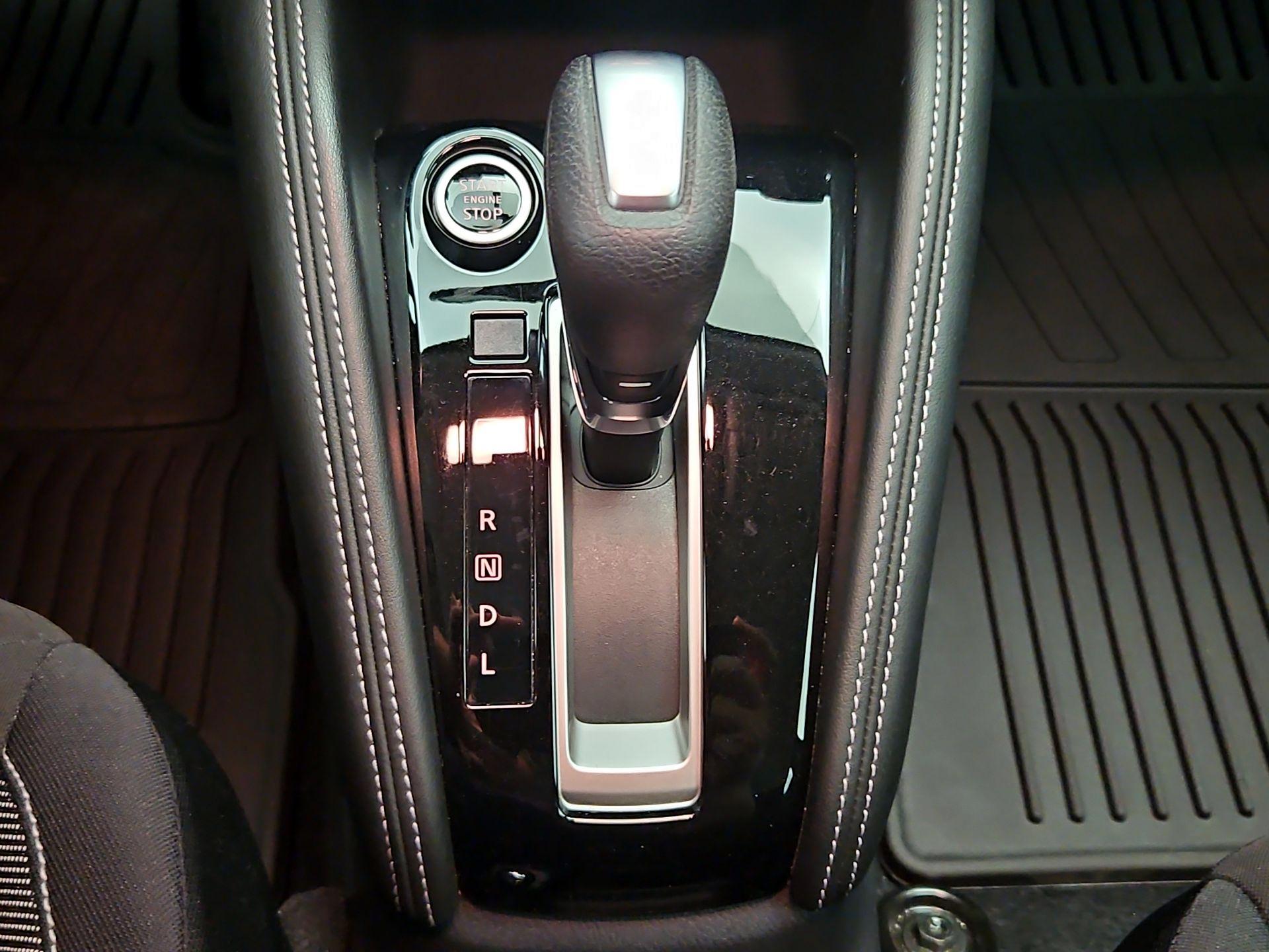 Thumbnail: 2019 Nissan Kicks - 17
