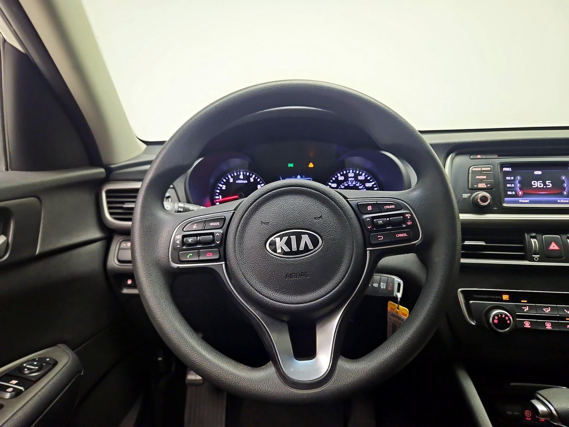 Thumbnail: 2016 Kia Optima - 10