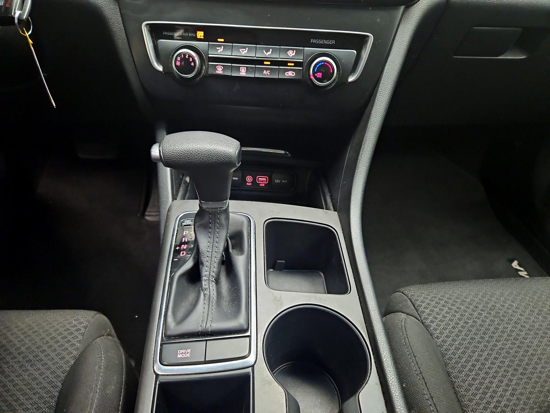 Thumbnail: 2016 Kia Optima - 16
