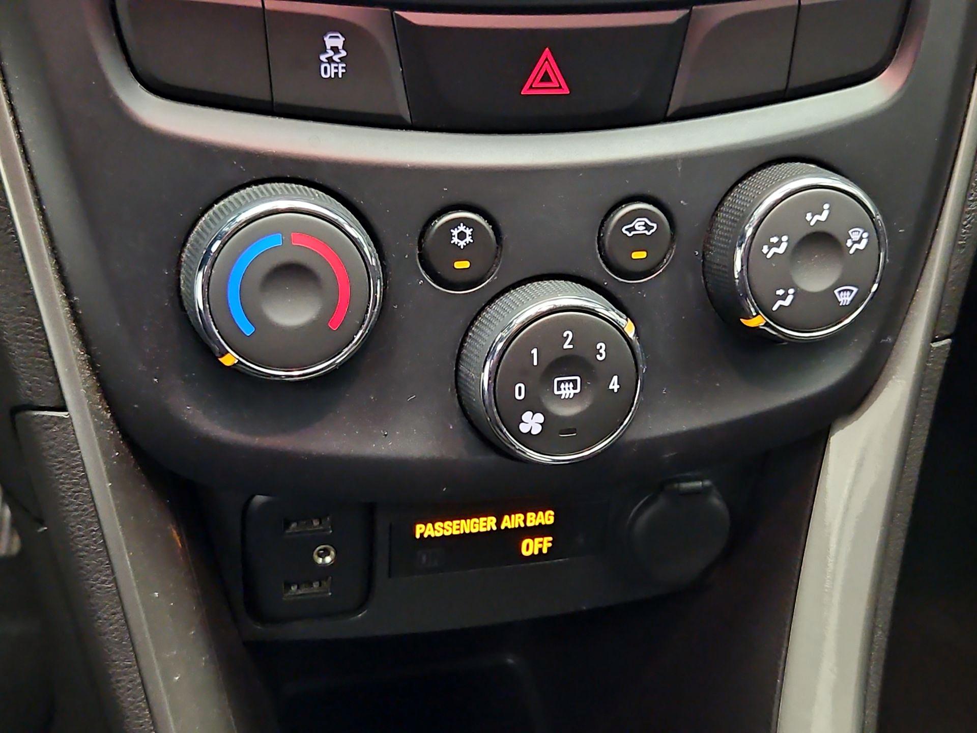 Thumbnail: 2018 Chevrolet Trax - 16
