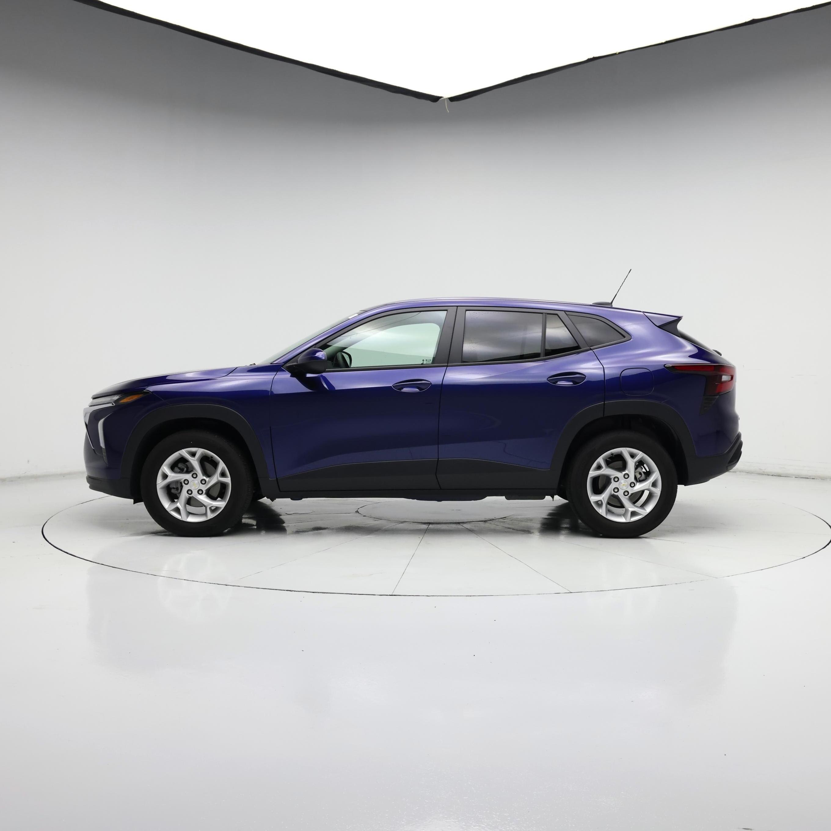 Thumbnail: 2024 Chevrolet Trax - 3