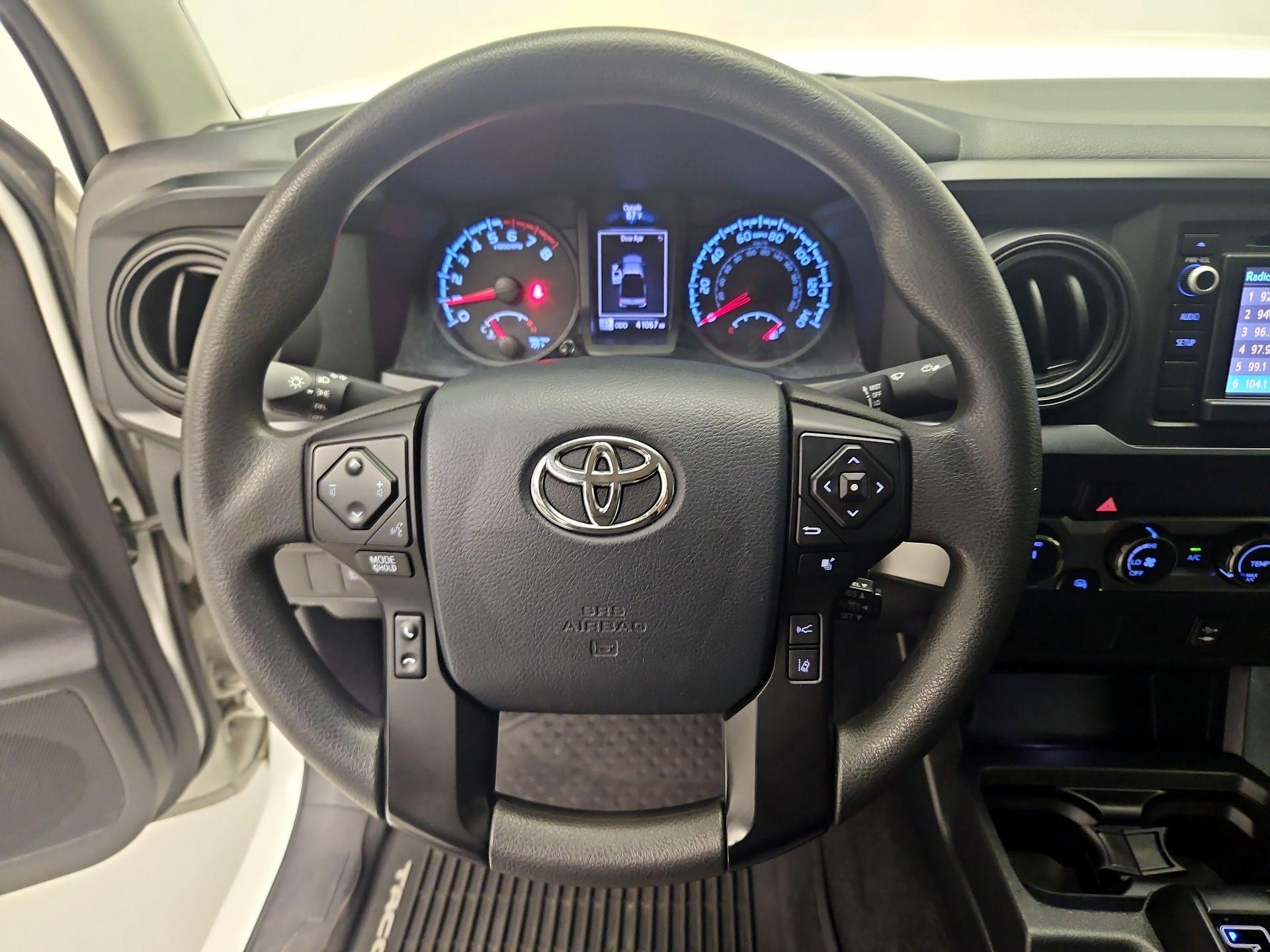 Thumbnail: 2019 Toyota Tacoma - 10