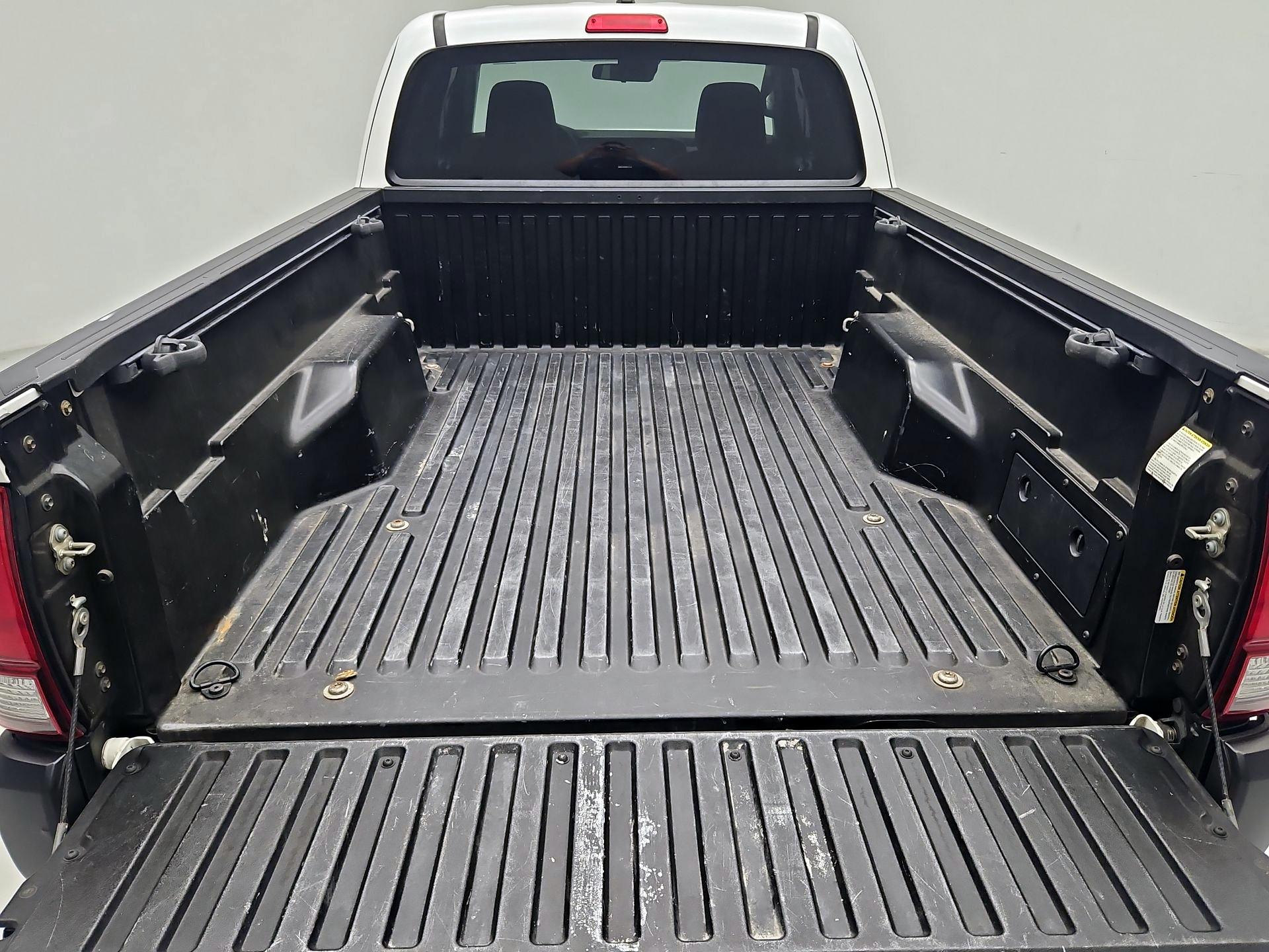 Thumbnail: 2019 Toyota Tacoma - 20