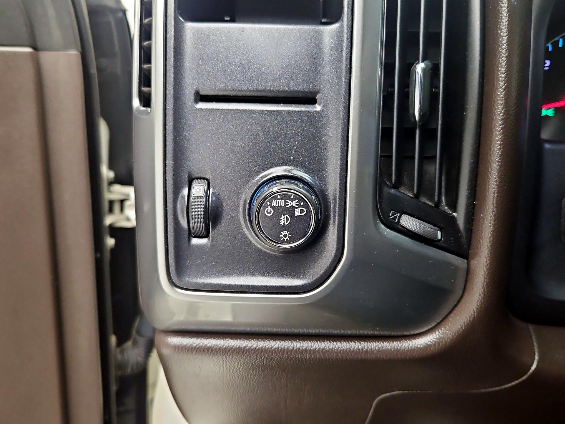 Thumbnail: 2015 Chevrolet Silverado 1500 - 13
