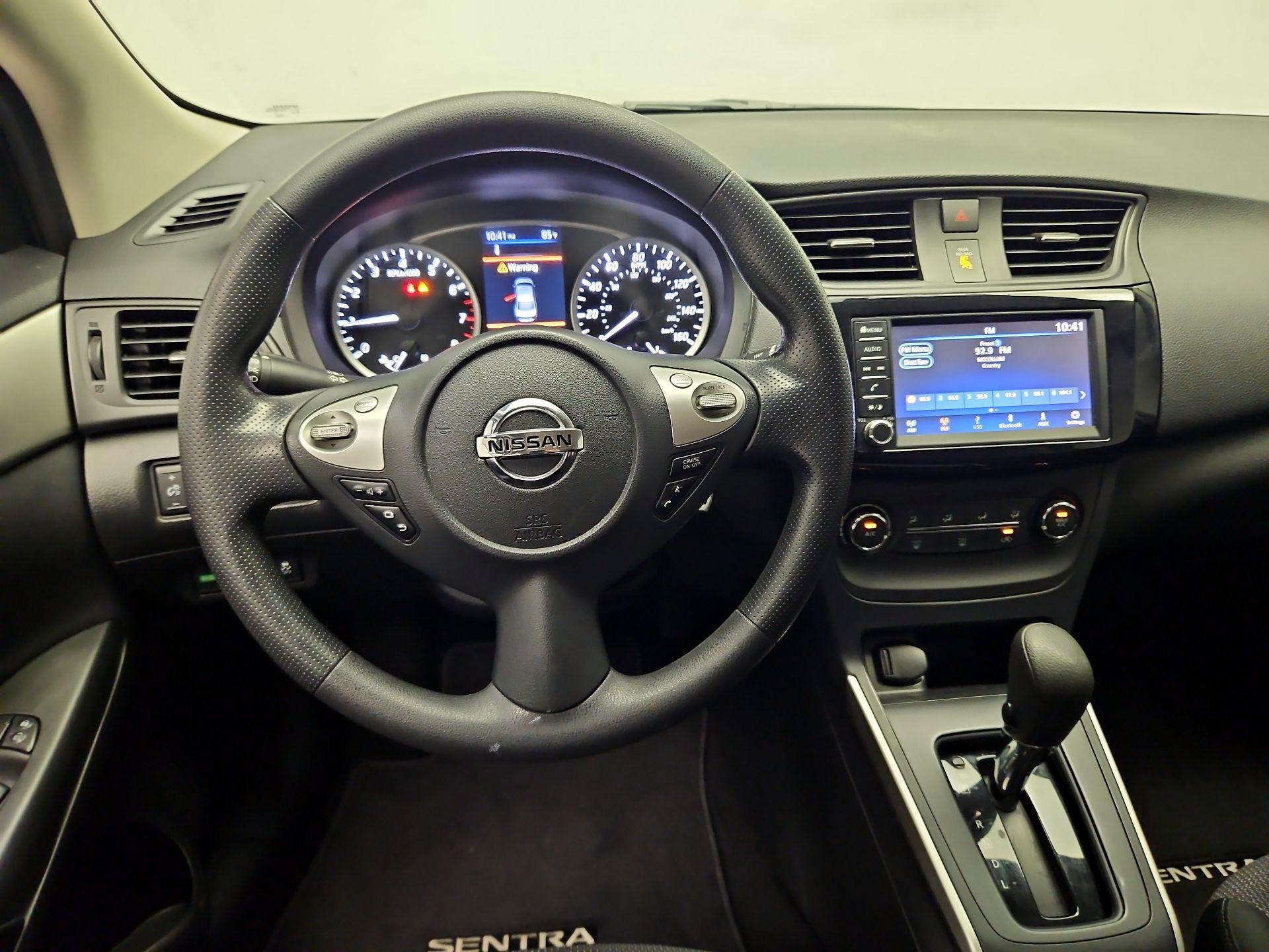 Thumbnail: 2019 Nissan Sentra - 10