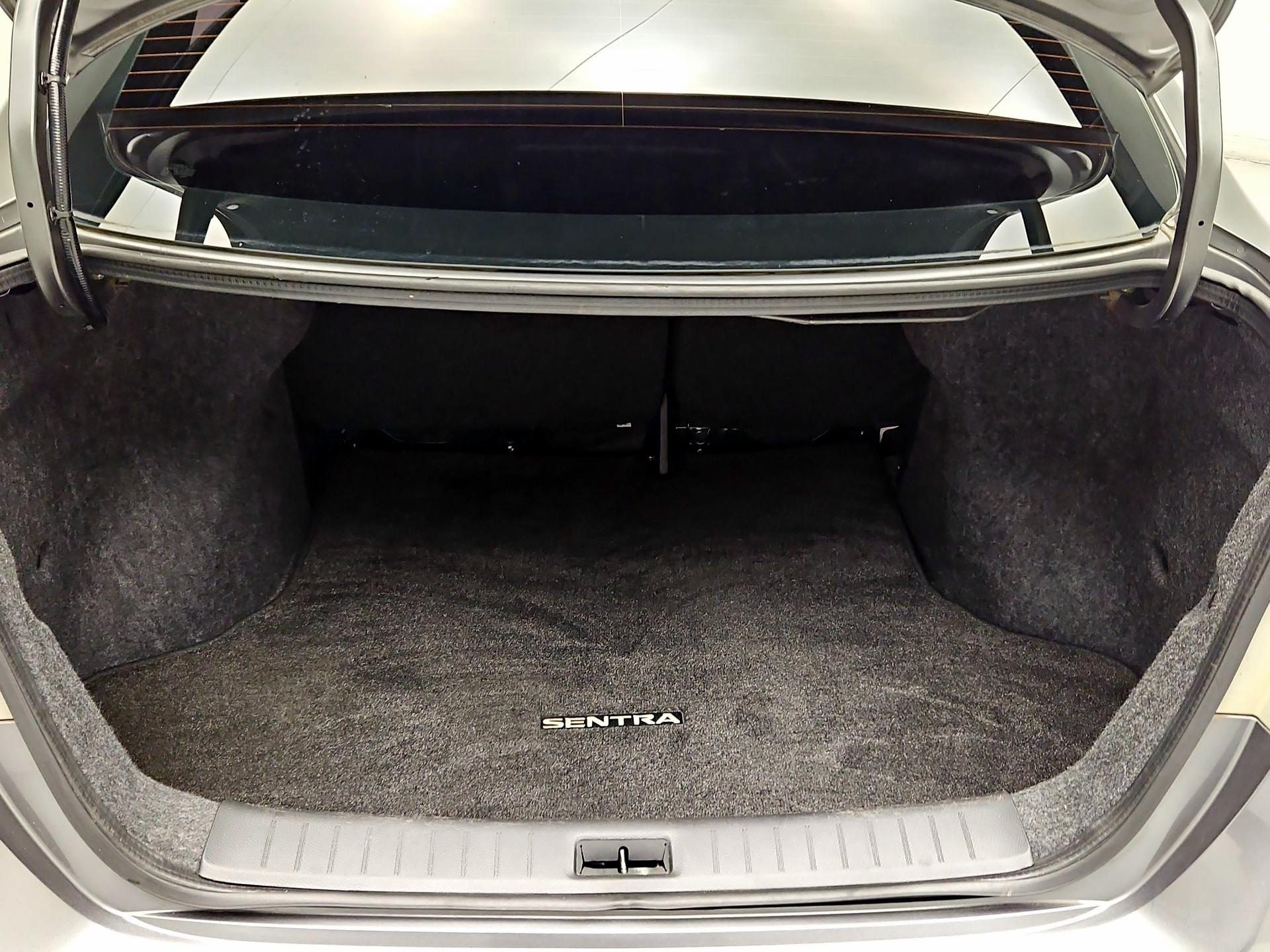 Thumbnail: 2019 Nissan Sentra - 20