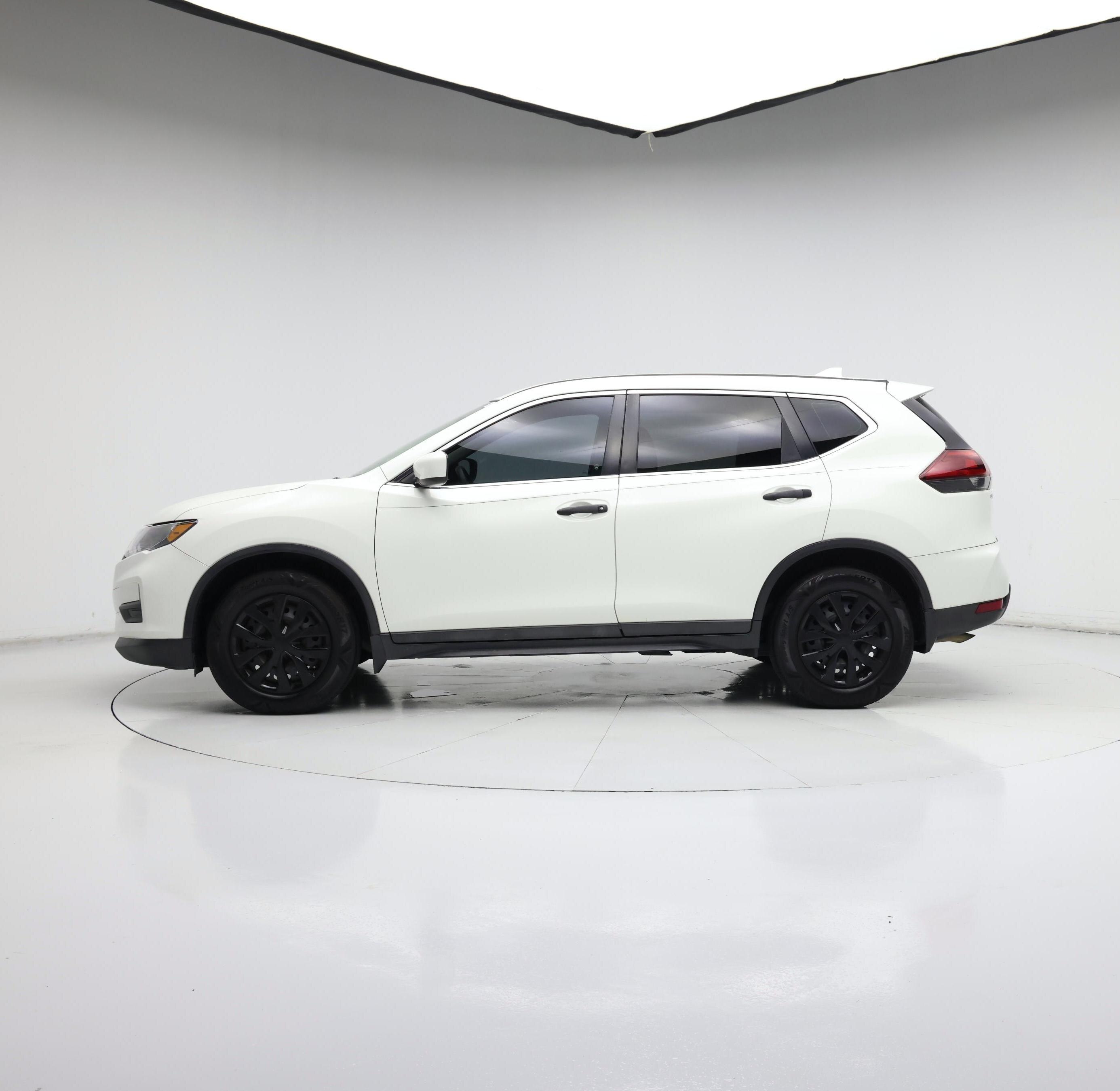 Thumbnail: 2018 Nissan Rogue - 3