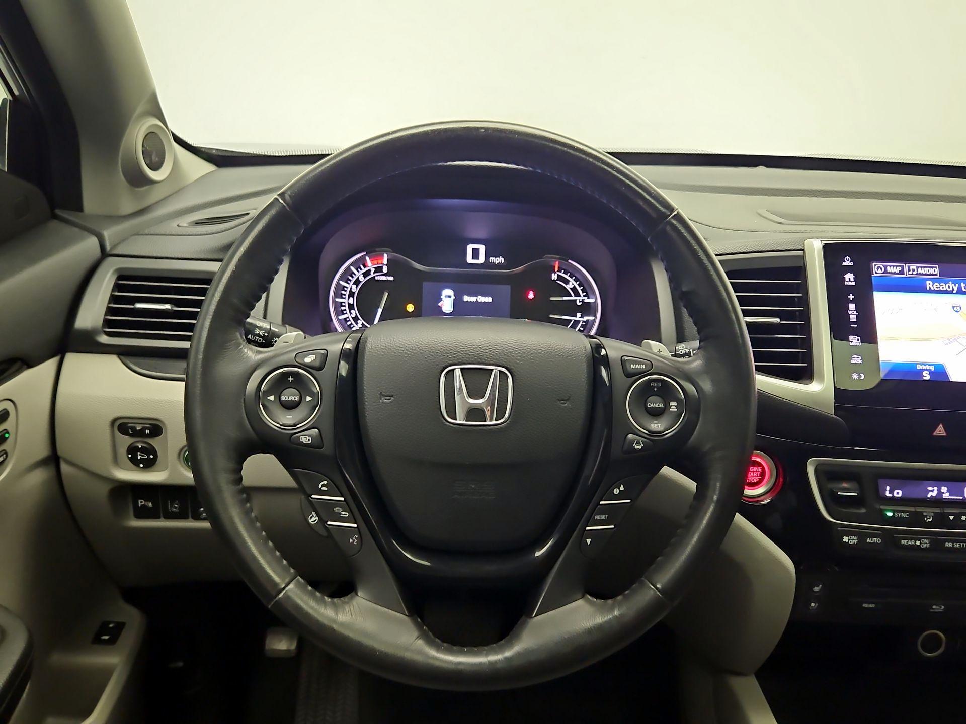 Thumbnail: 2018 Honda Pilot - 10