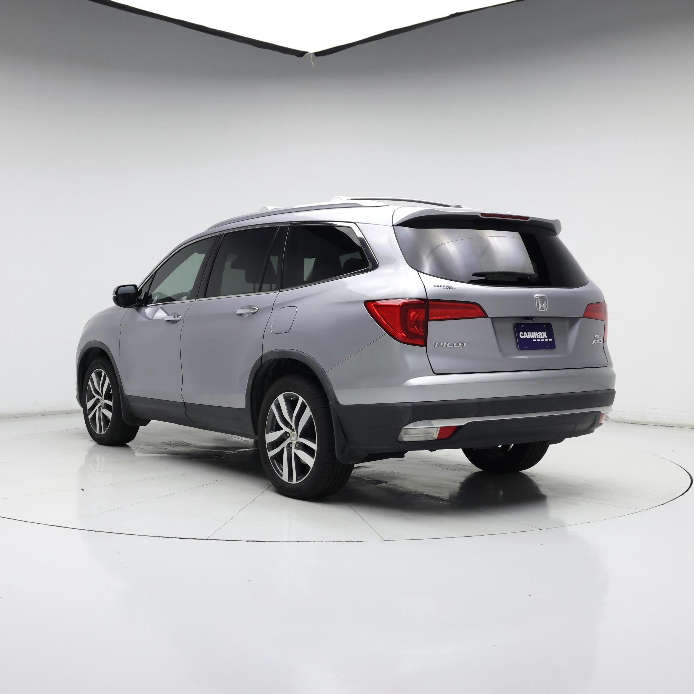 Thumbnail: 2018 Honda Pilot - 2