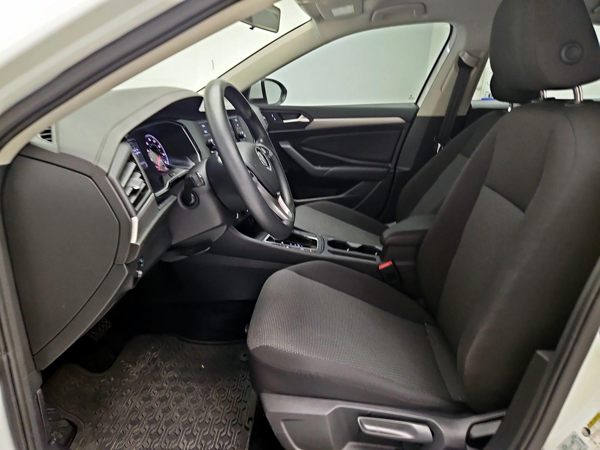 Thumbnail: 2019 Volkswagen Jetta - 11