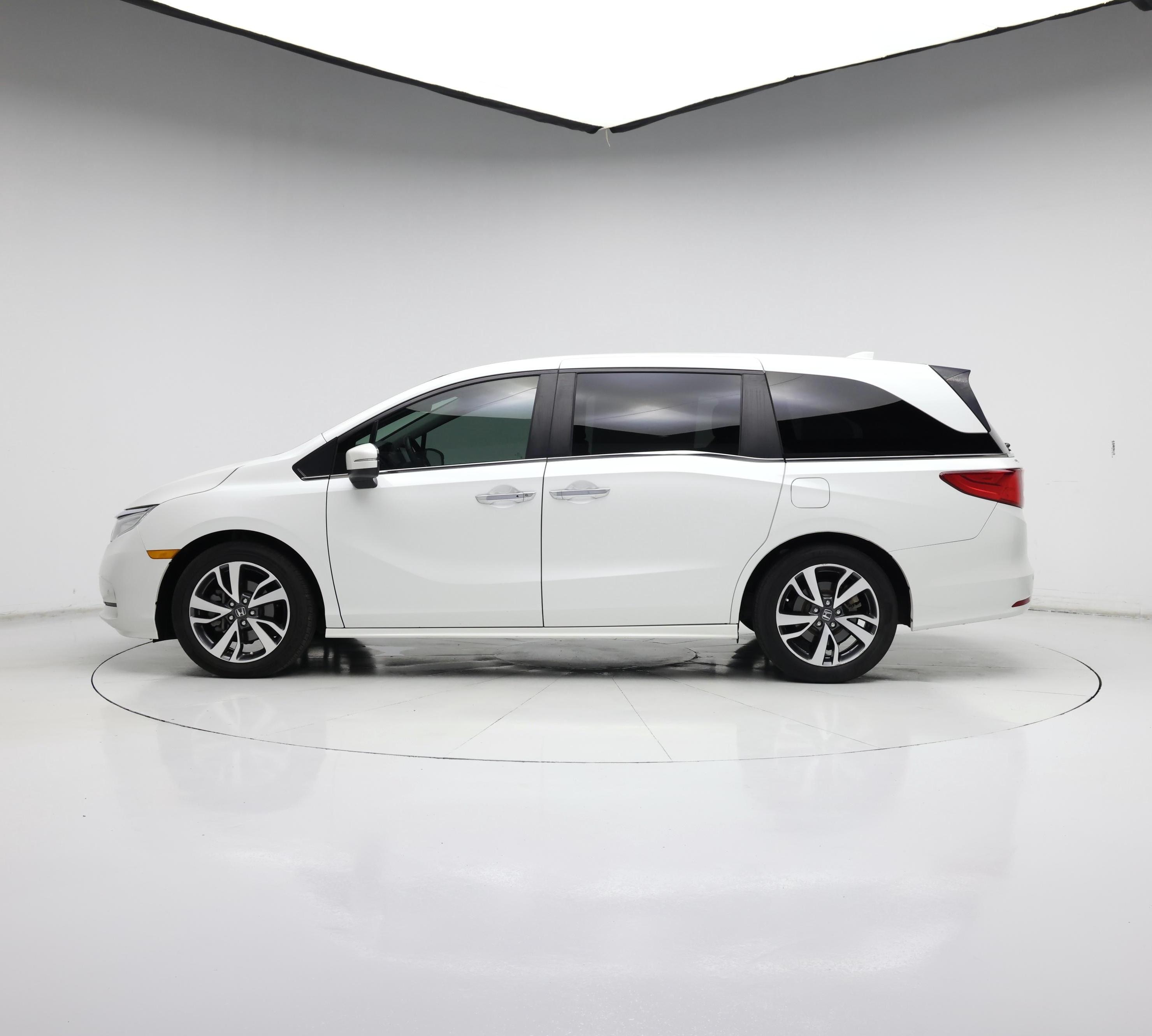 Thumbnail: 2023 Honda Odyssey - 3