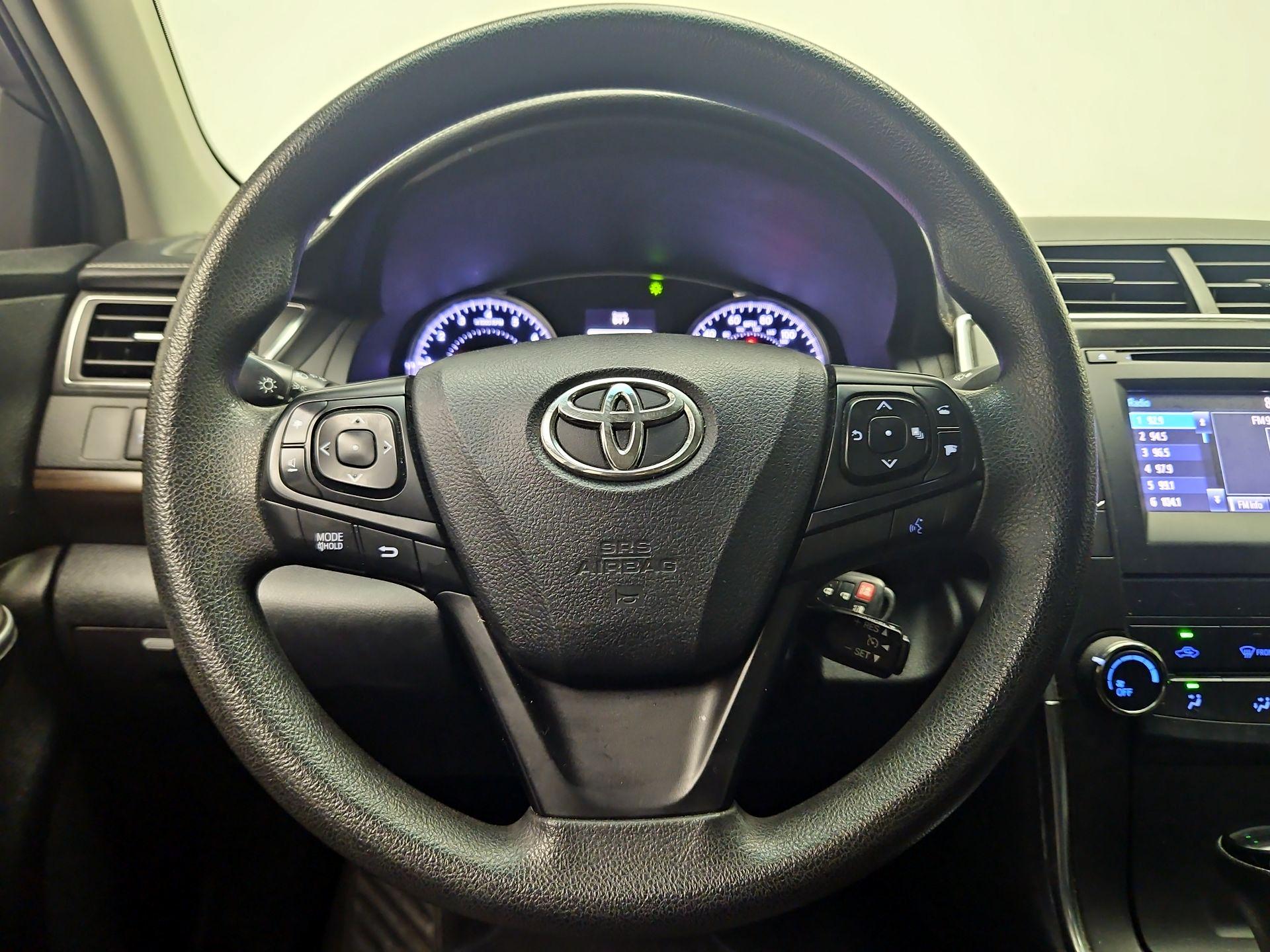 Thumbnail: 2016 Toyota Camry - 10