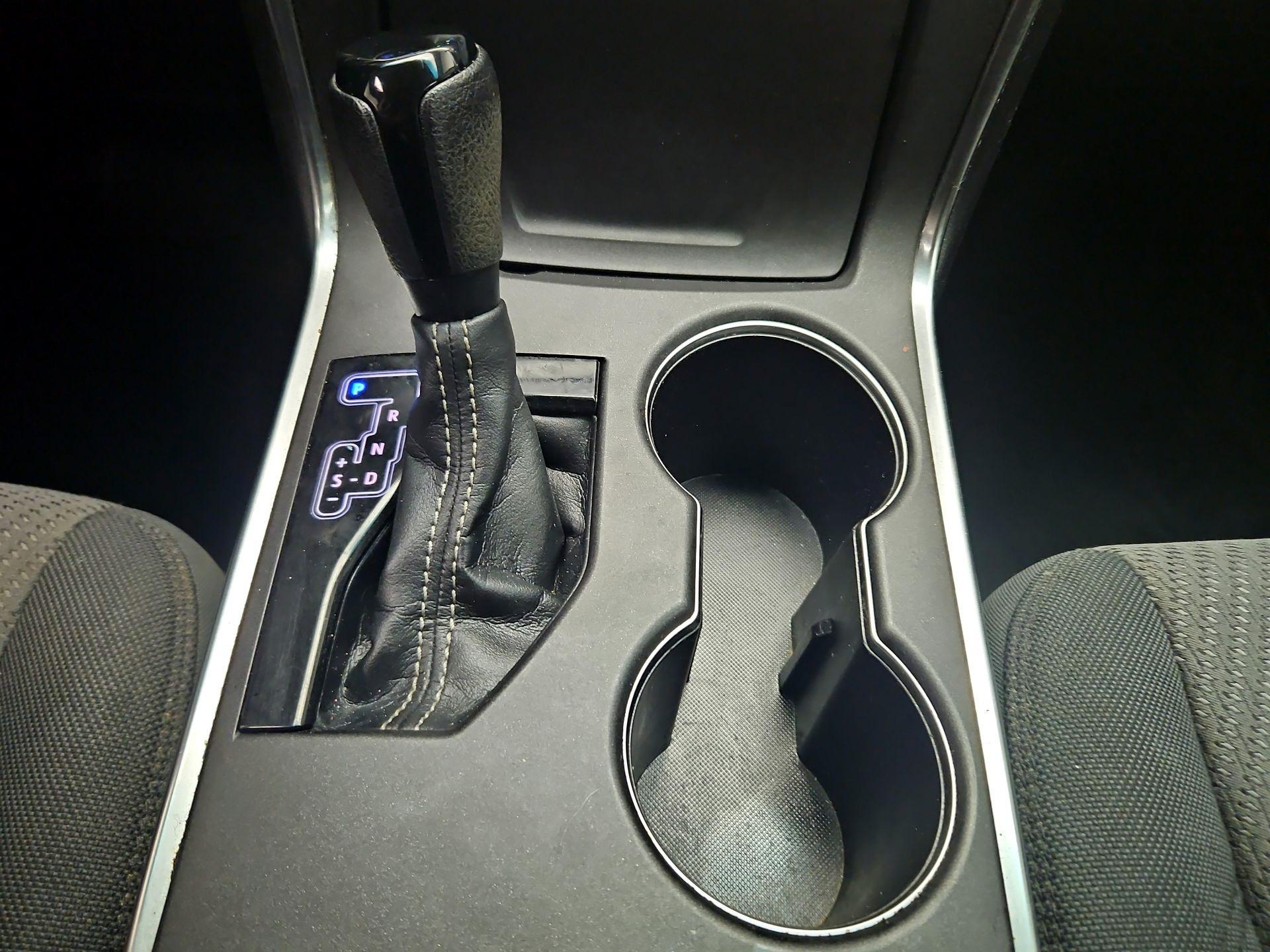 Thumbnail: 2016 Toyota Camry - 17
