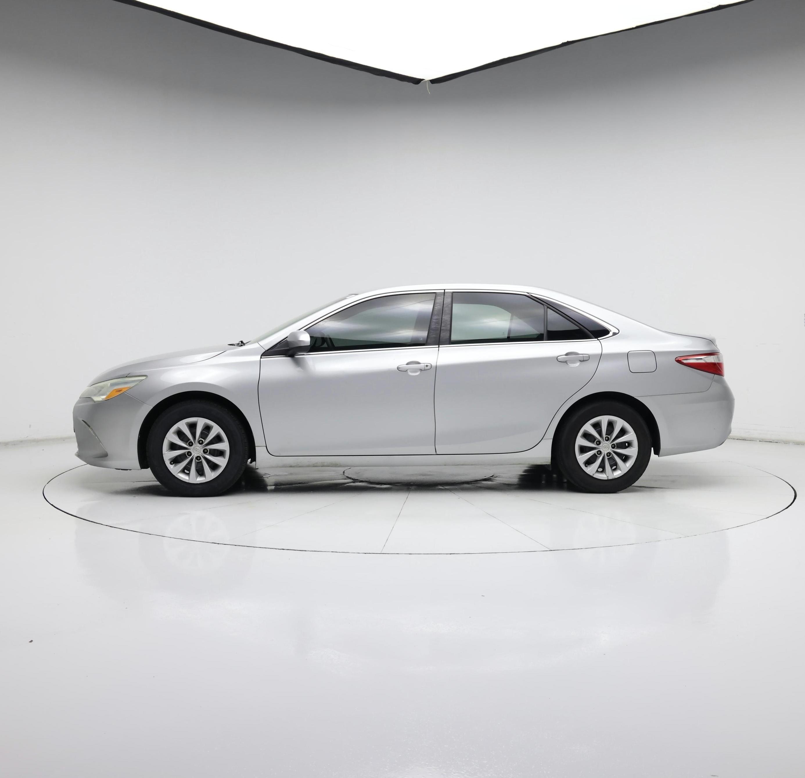 Thumbnail: 2016 Toyota Camry - 3