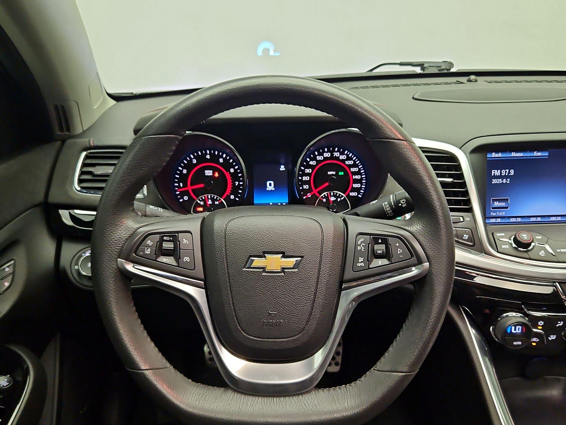 Thumbnail: 2015 Chevrolet  - 10