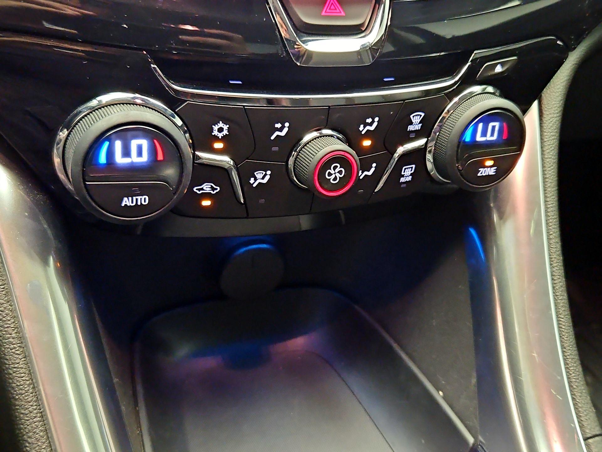 Thumbnail: 2015 Chevrolet  - 16