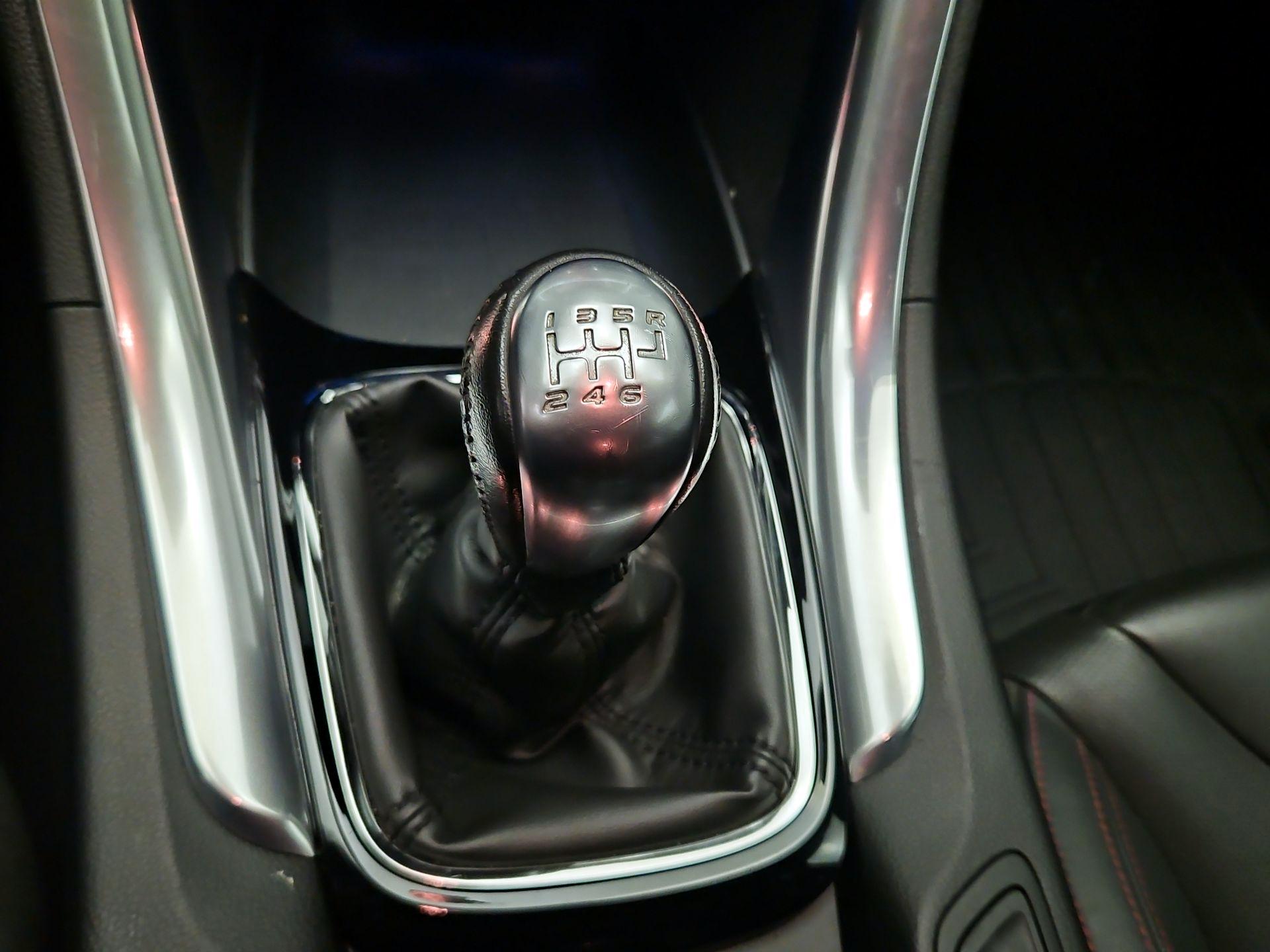 Thumbnail: 2015 Chevrolet  - 17