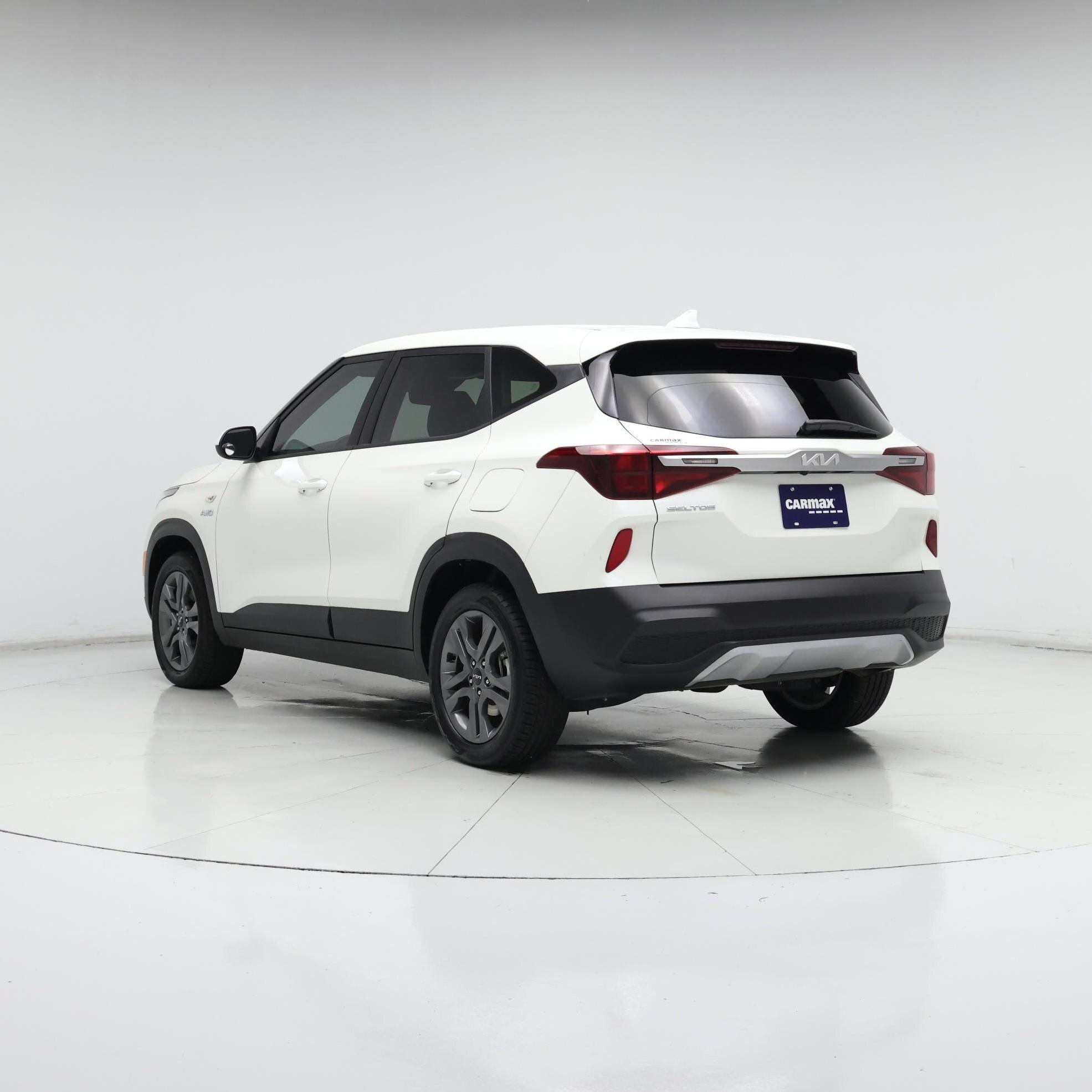 Thumbnail: 2023 Kia Seltos - 2