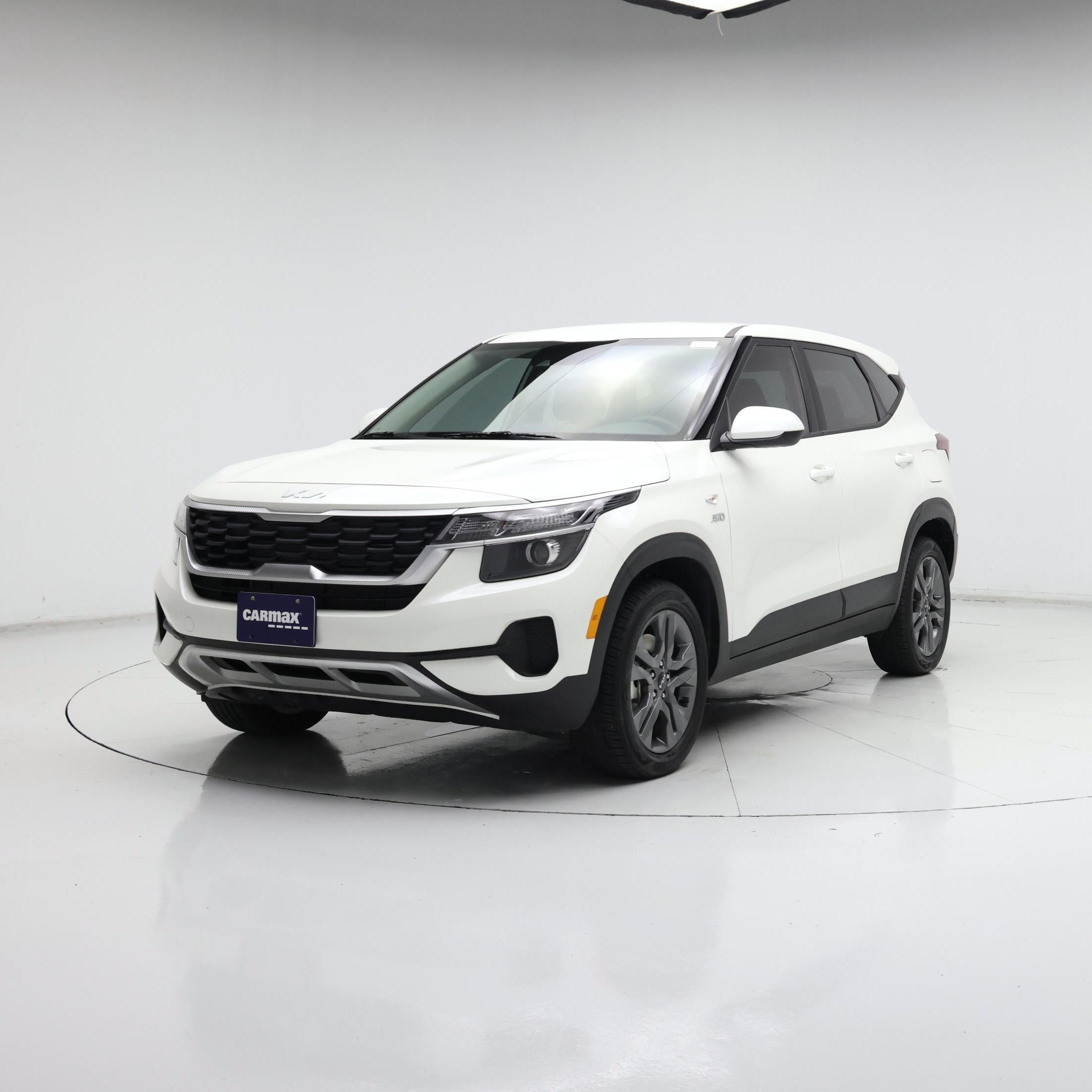 Thumbnail: 2023 Kia Seltos - 4