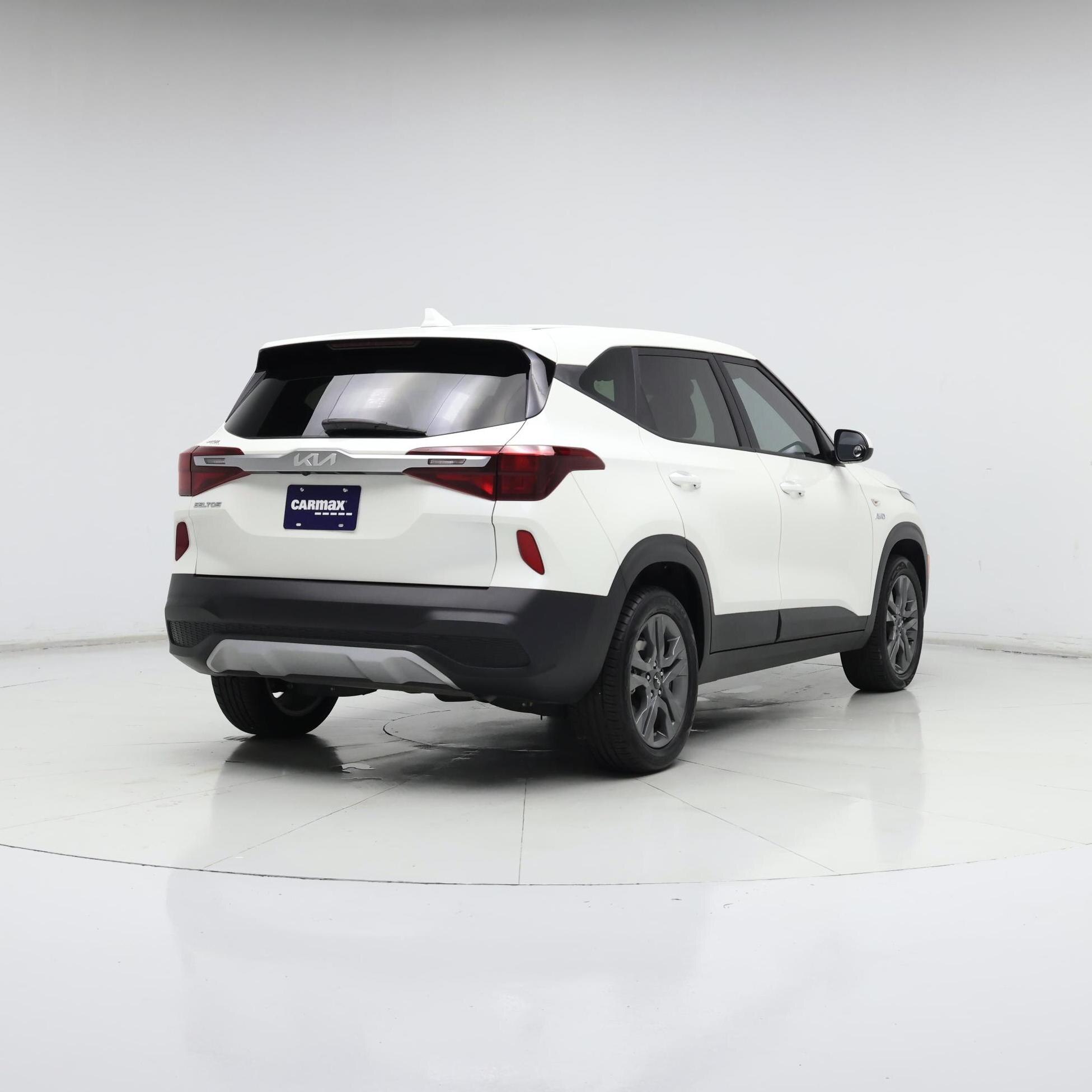 Thumbnail: 2023 Kia Seltos - 8