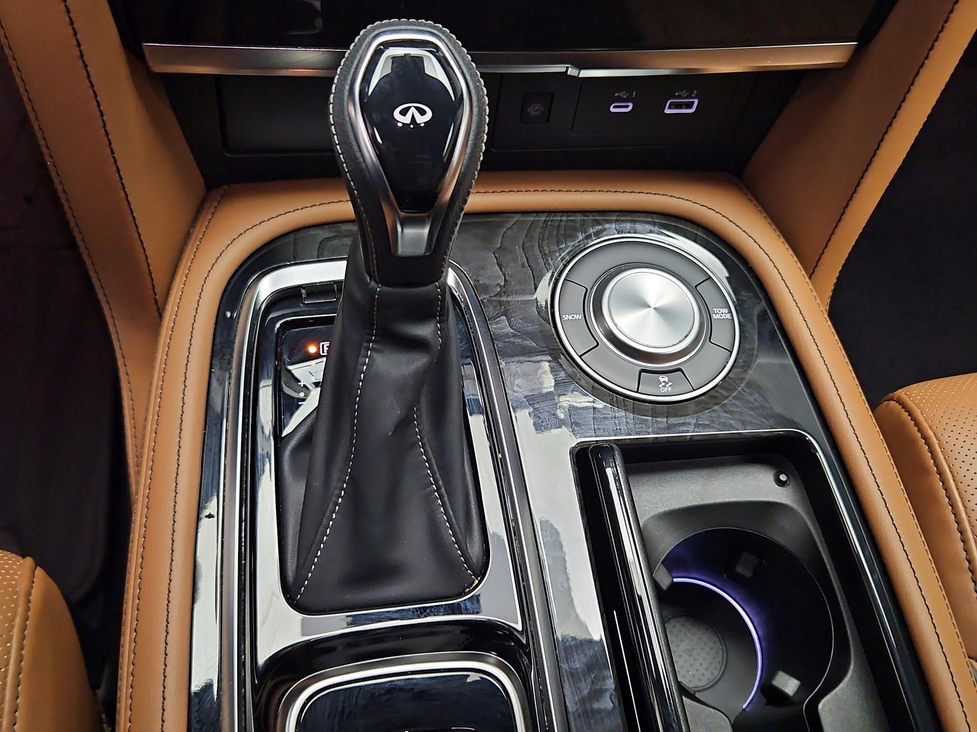 Thumbnail: 2022 INFINITI QX80 - 18