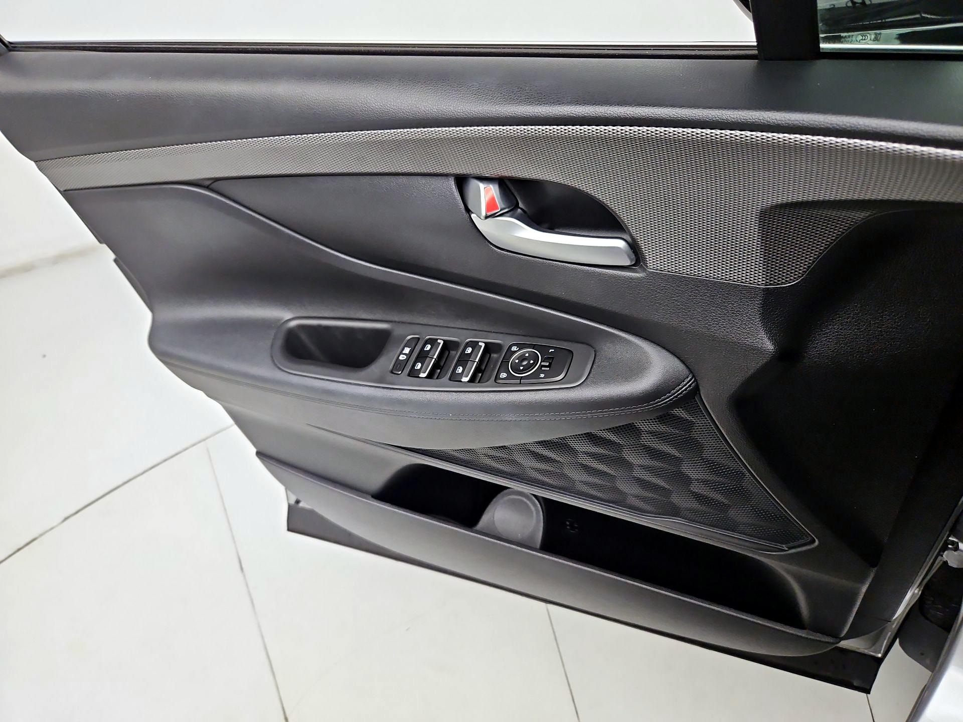Thumbnail: 2020 Hyundai Santa Fe - 12