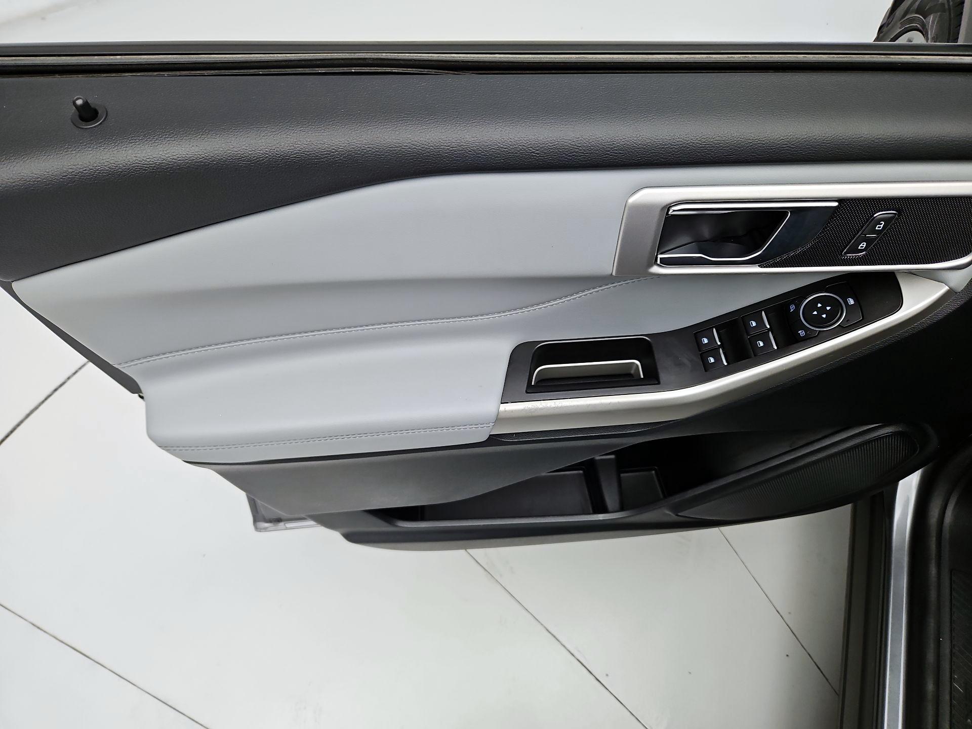 Thumbnail: 2022 Ford Explorer - 12