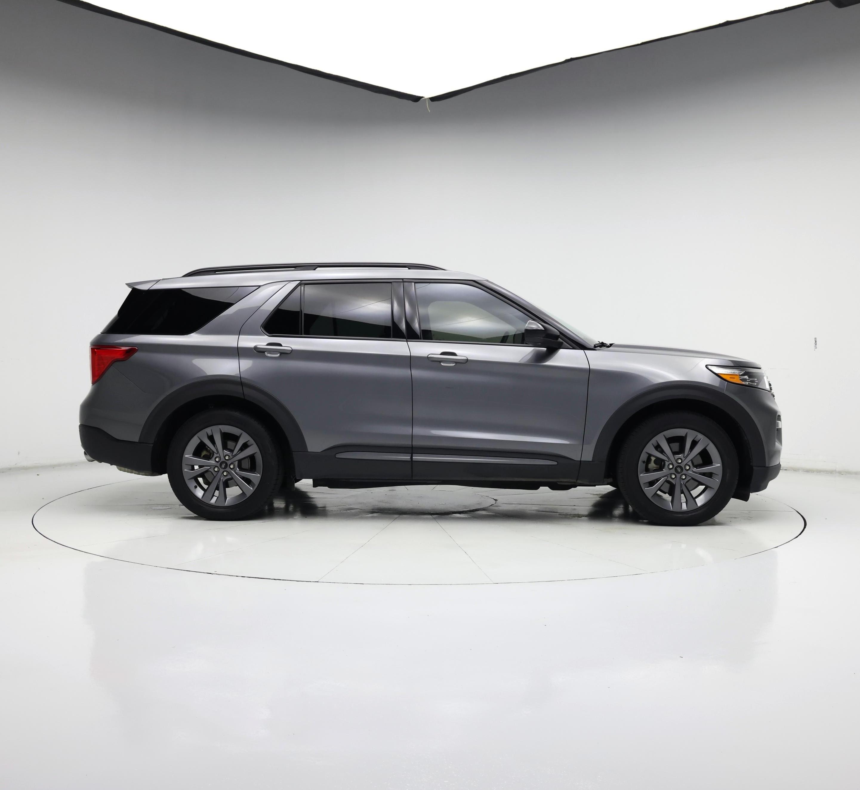Thumbnail: 2022 Ford Explorer - 7