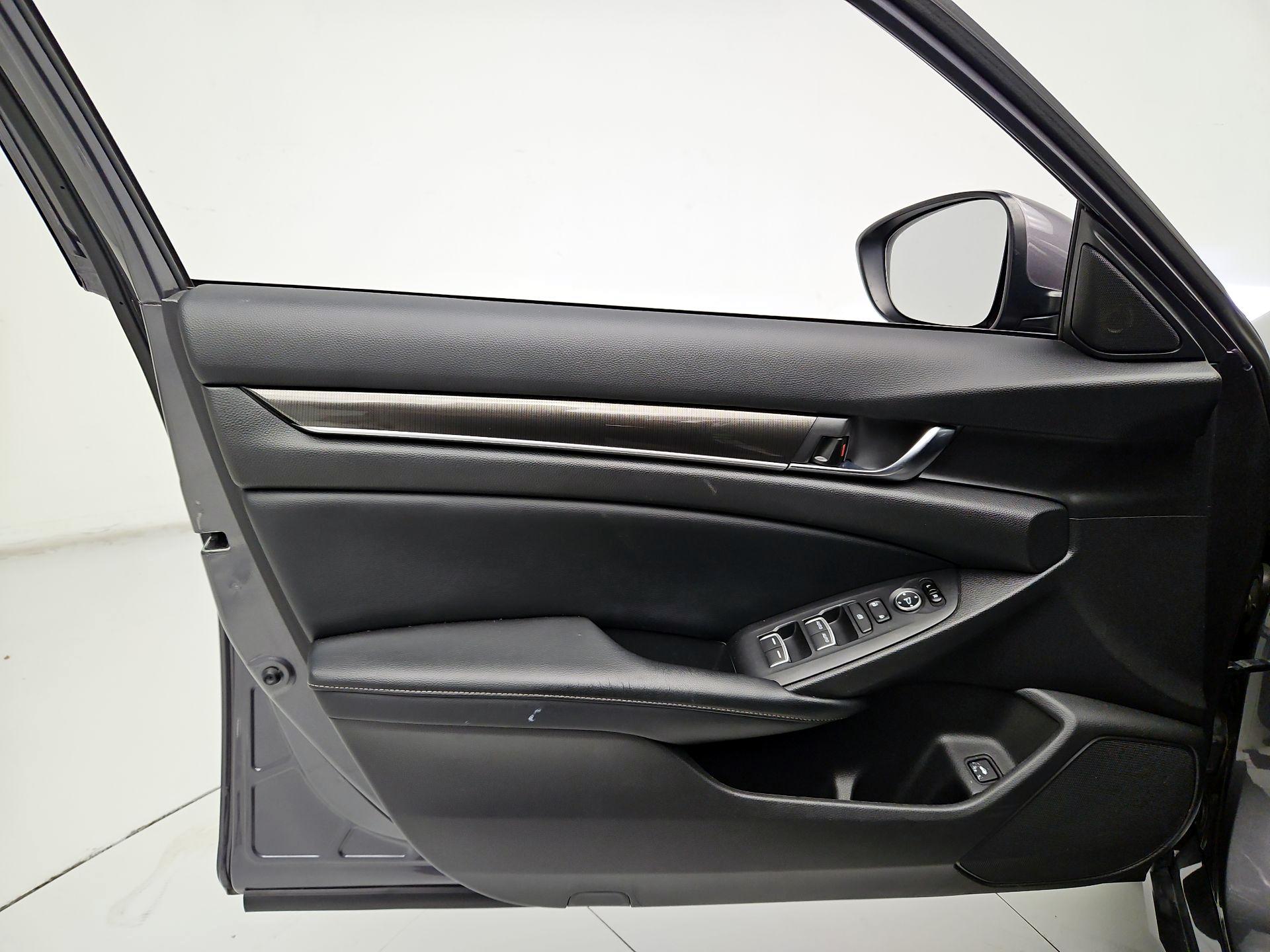 Thumbnail: 2018 Honda Accord - 12