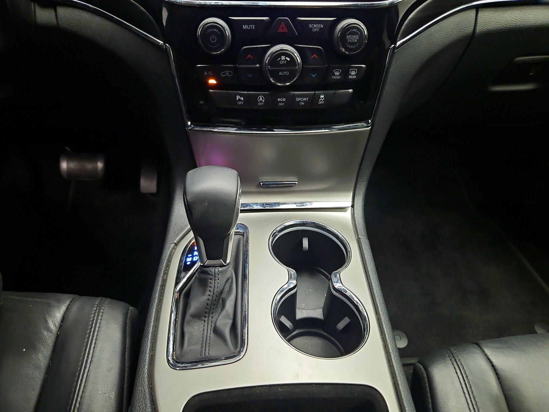 Thumbnail: 2019 Jeep Grand Cherokee - 16