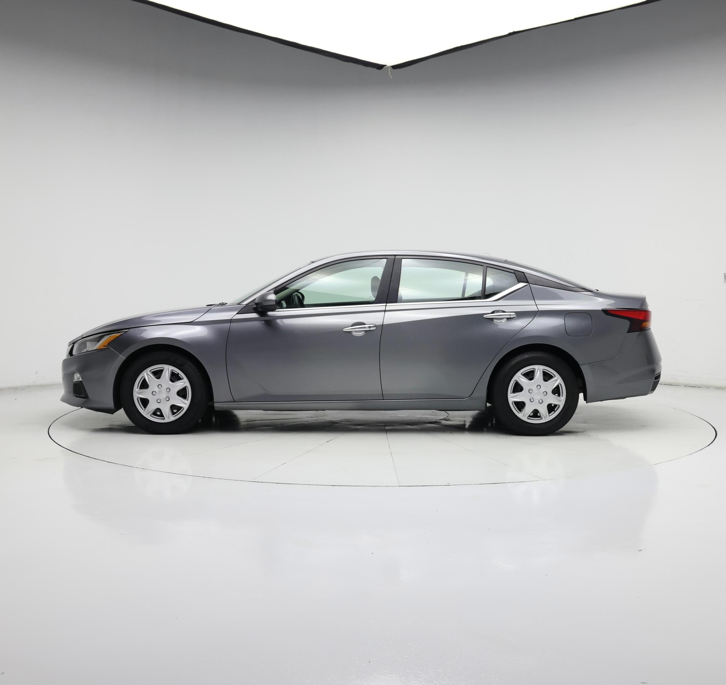 Thumbnail: 2020 Nissan Altima - 3