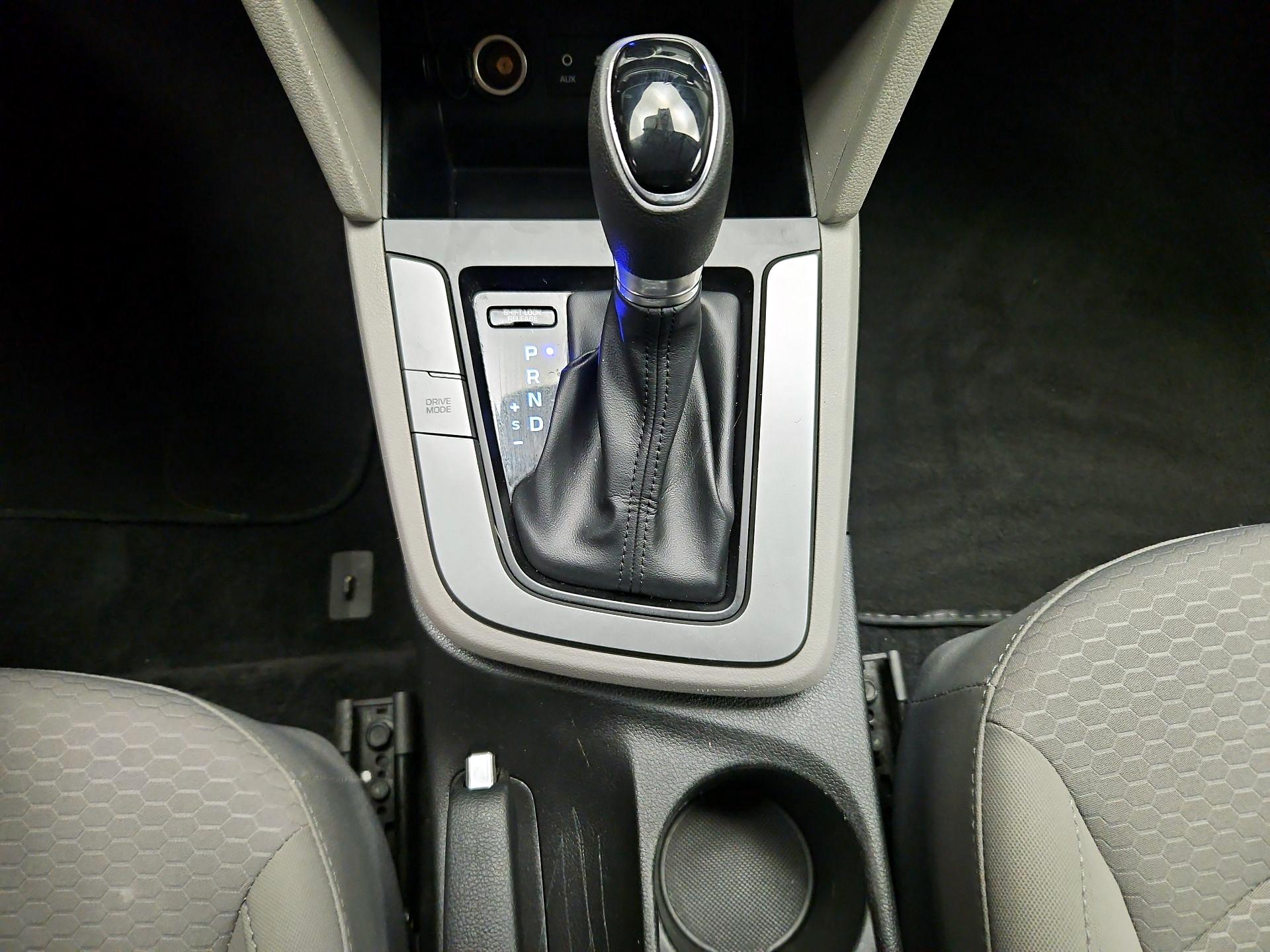 Thumbnail: 2019 Hyundai Elantra - 17