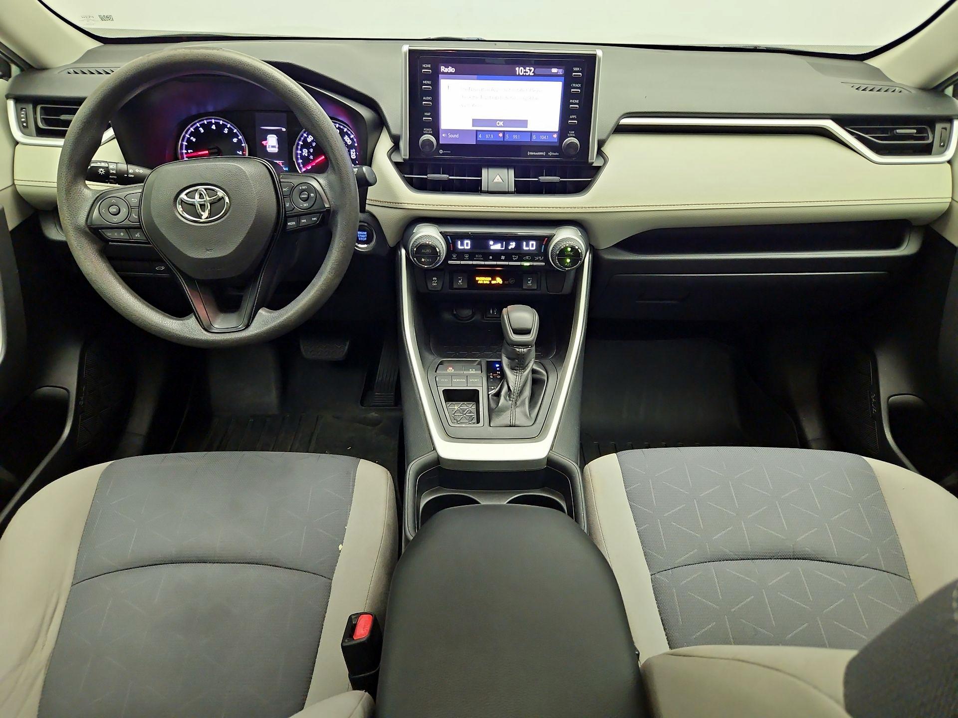 Thumbnail: 2019 Toyota RAV4 - 9