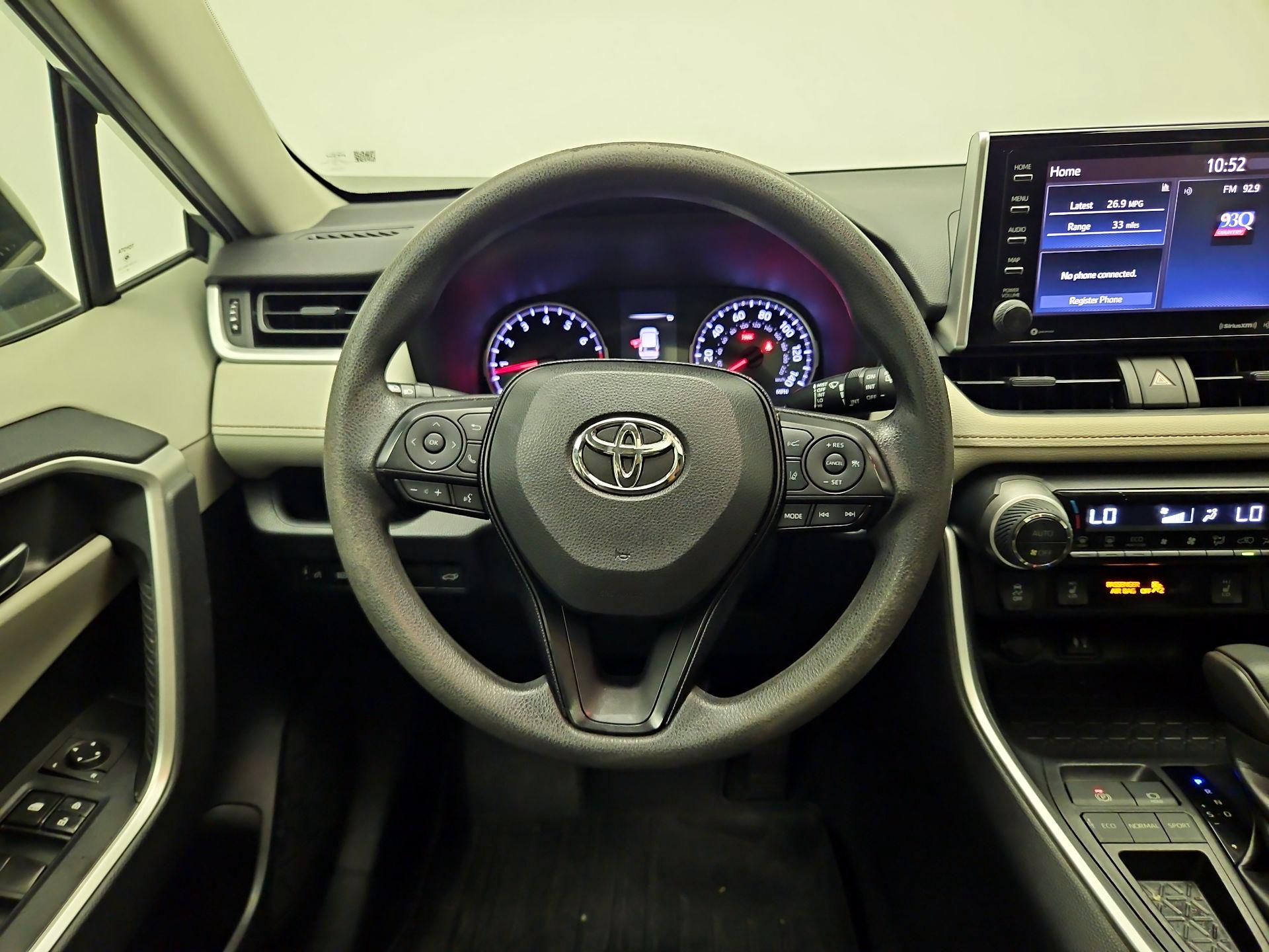 Thumbnail: 2019 Toyota RAV4 - 10