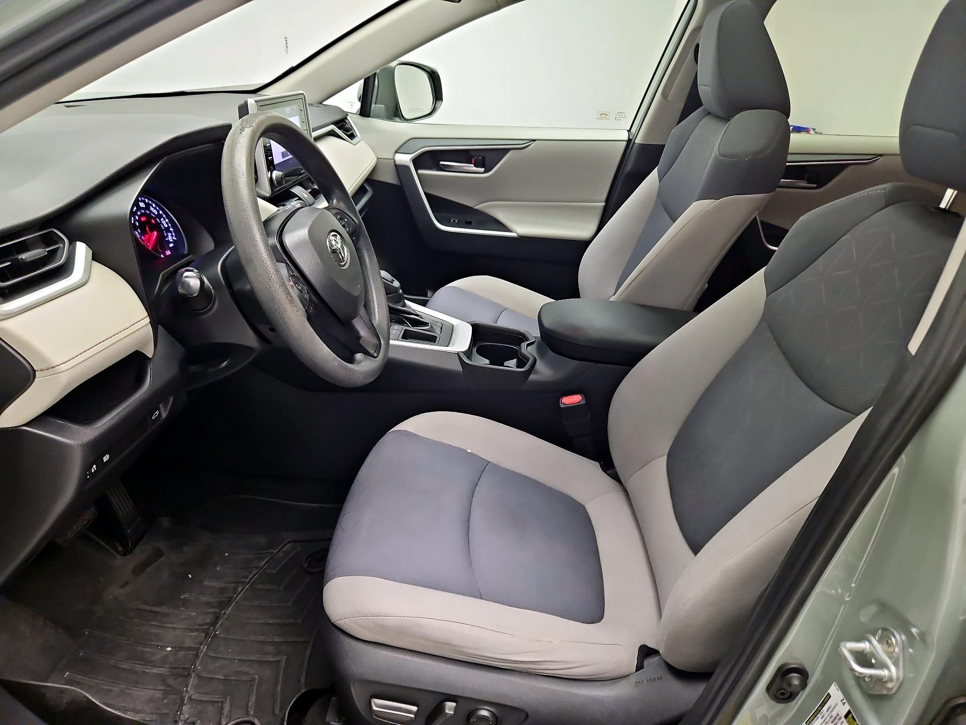 Thumbnail: 2019 Toyota RAV4 - 11