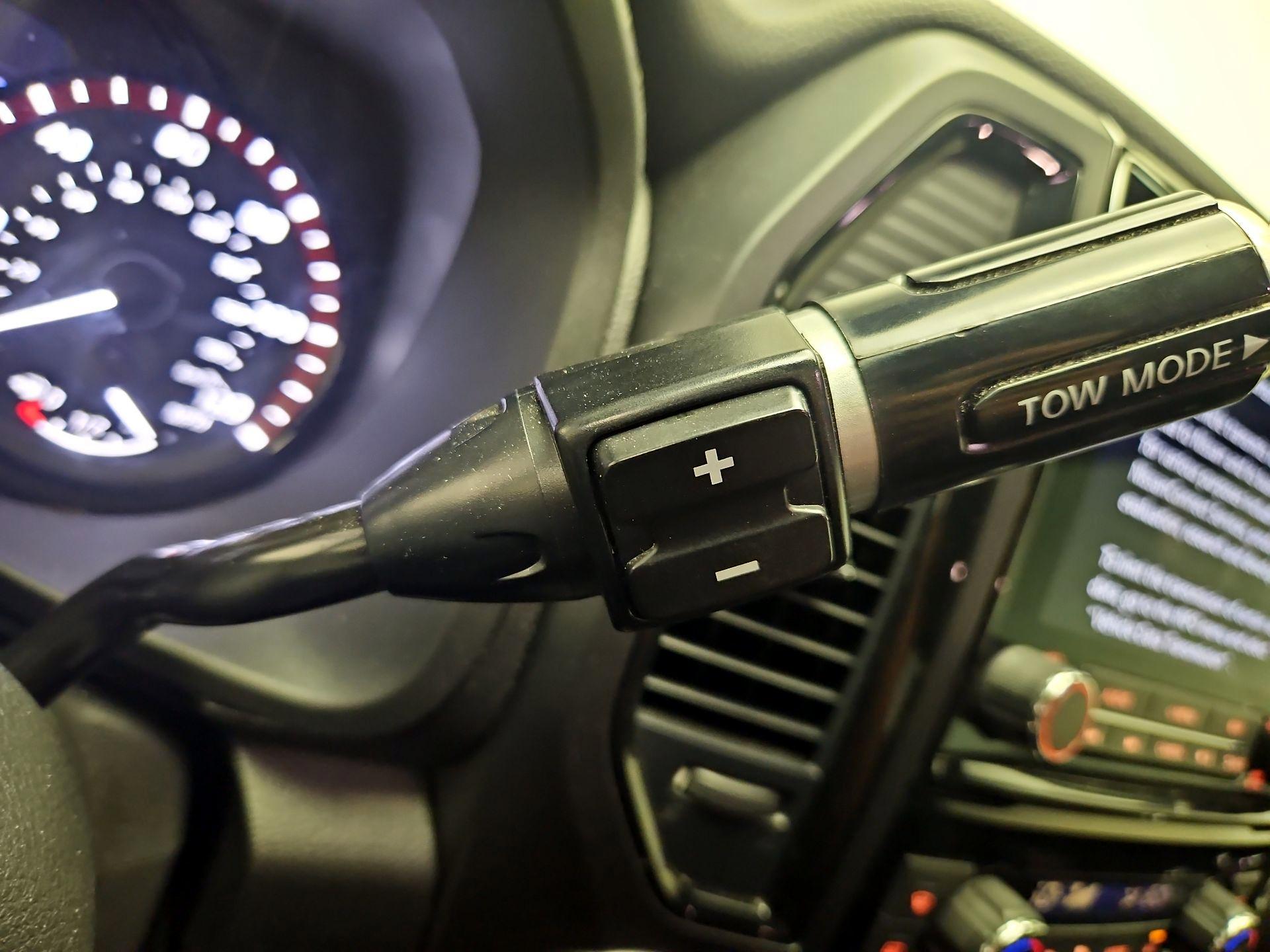 Thumbnail: 2023 Nissan Titan - 18